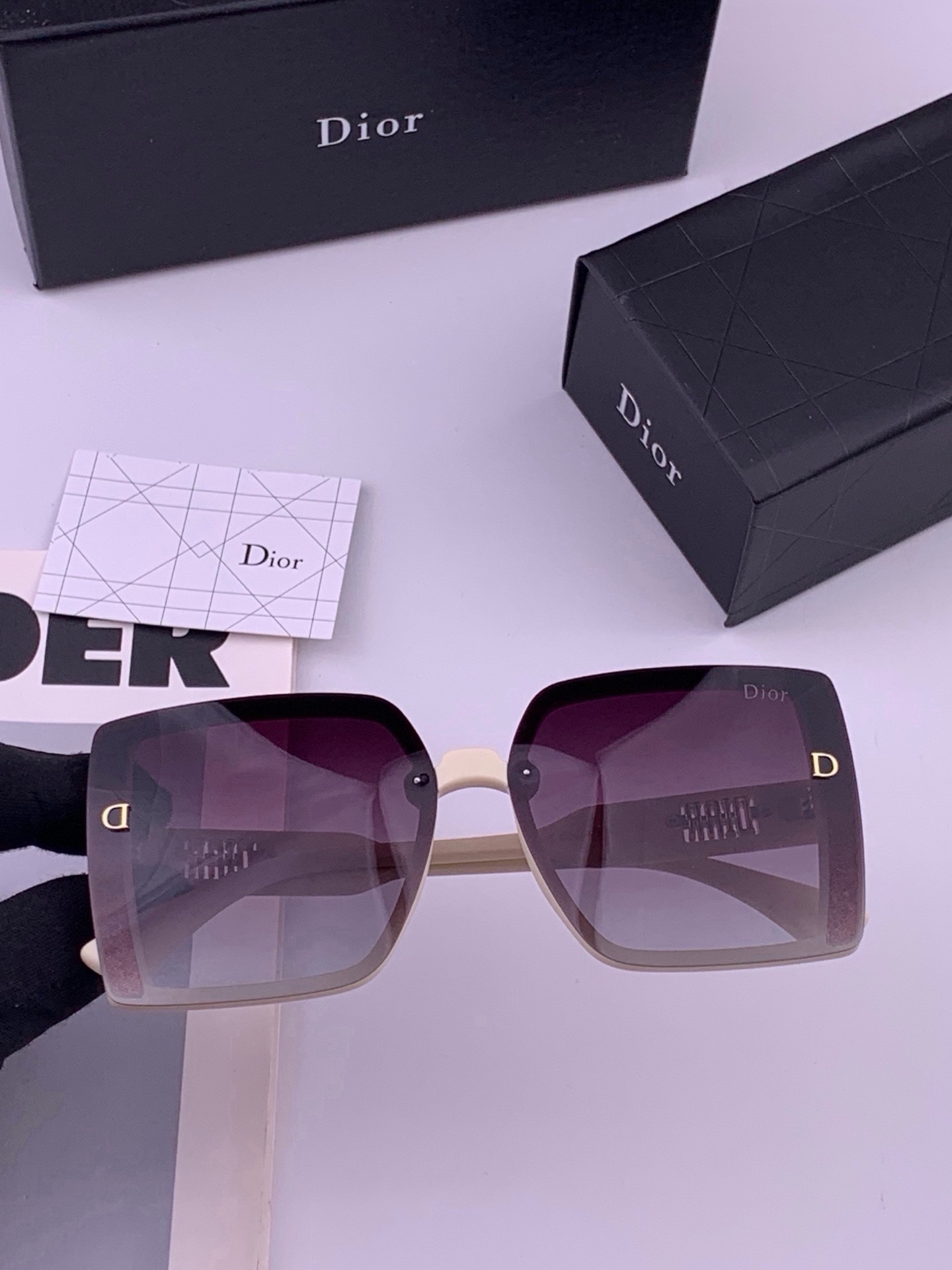 🆕  🔺 【DIOR-迪奥】开春新款 潮流爆款 时尚方框偏光太阳镜 高品质 佩戴舒适 网红潮款墨镜 型号：D5290