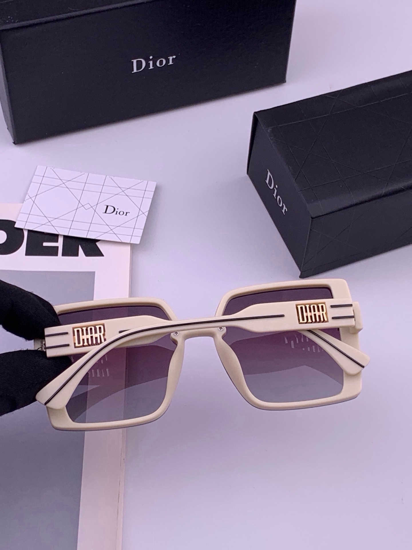🆕  🔺 【DIOR-迪奥】开春新款 潮流爆款 时尚方框偏光太阳镜 高品质 佩戴舒适 网红潮款墨镜 型号：D5290