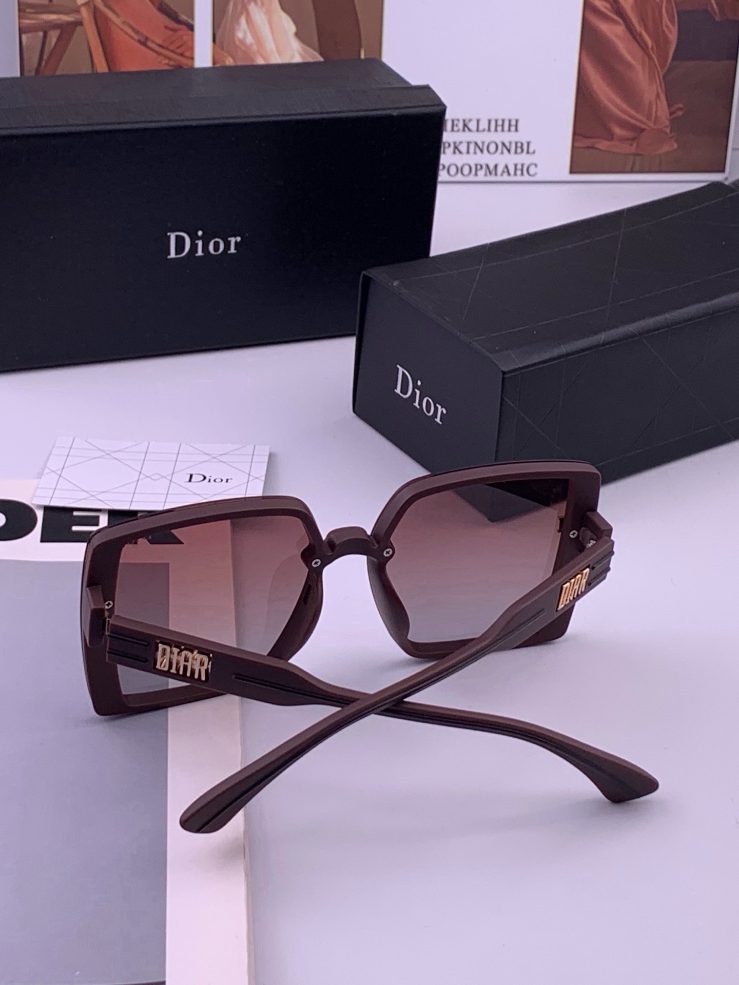 🆕  🔺 【DIOR-迪奥】开春新款 潮流爆款 时尚方框偏光太阳镜 高品质 佩戴舒适 网红潮款墨镜 型号：D5290