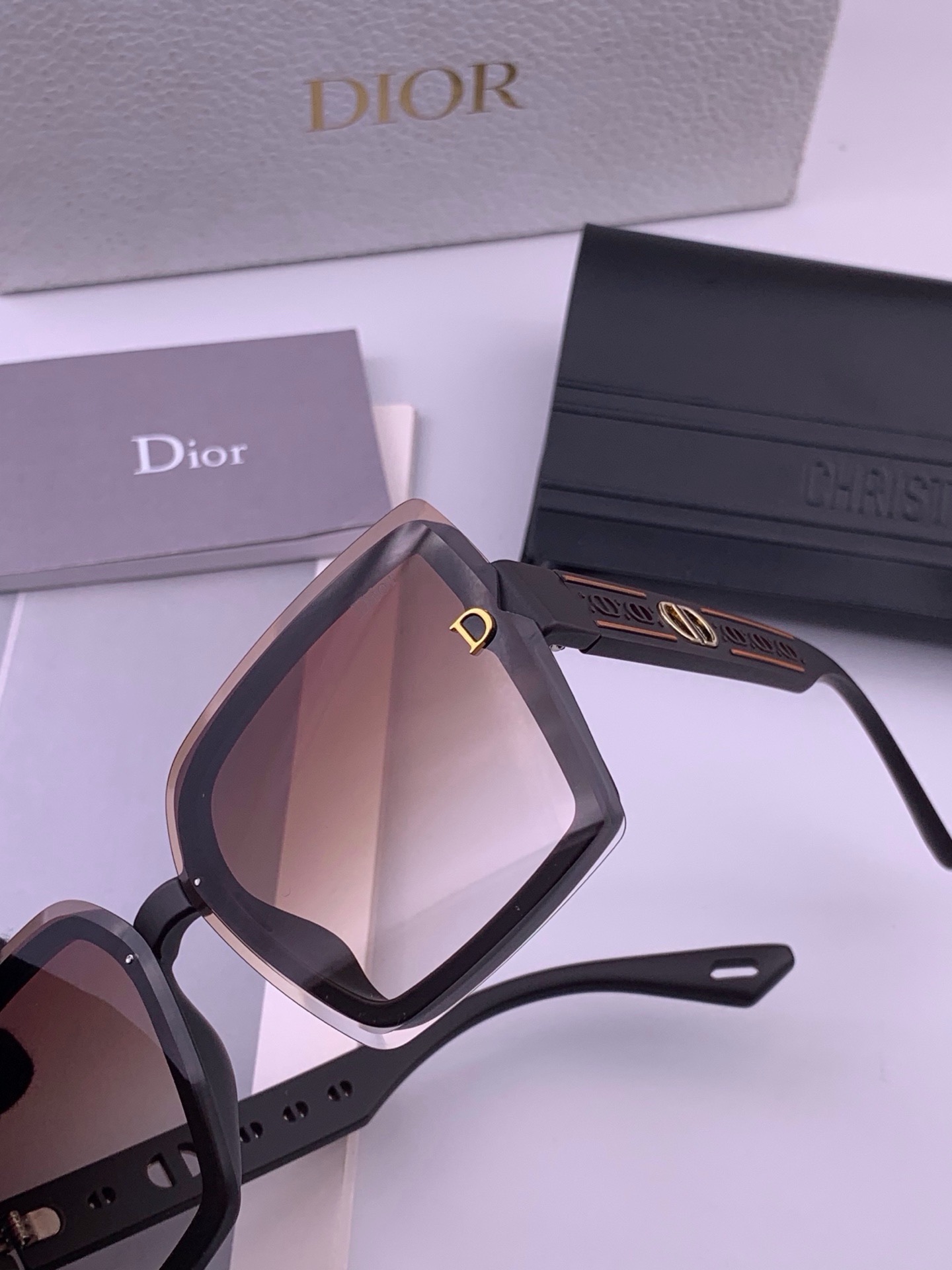 🆕  🔺 【DIOR-迪奥】开春新款 潮流爆款 时尚方框偏光太阳镜 高品质 佩戴舒适 网红潮款墨镜 女士高清加厚偏光太阳
