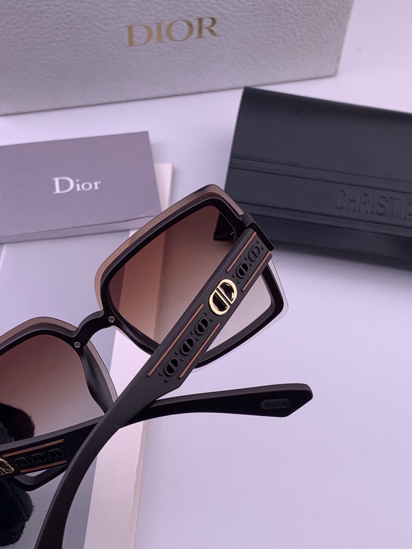🆕  🔺 【DIOR-迪奥】开春新款 潮流爆款 时尚方框偏光太阳镜 高品质 佩戴舒适 网红潮款墨镜 女士高清加厚偏光太阳