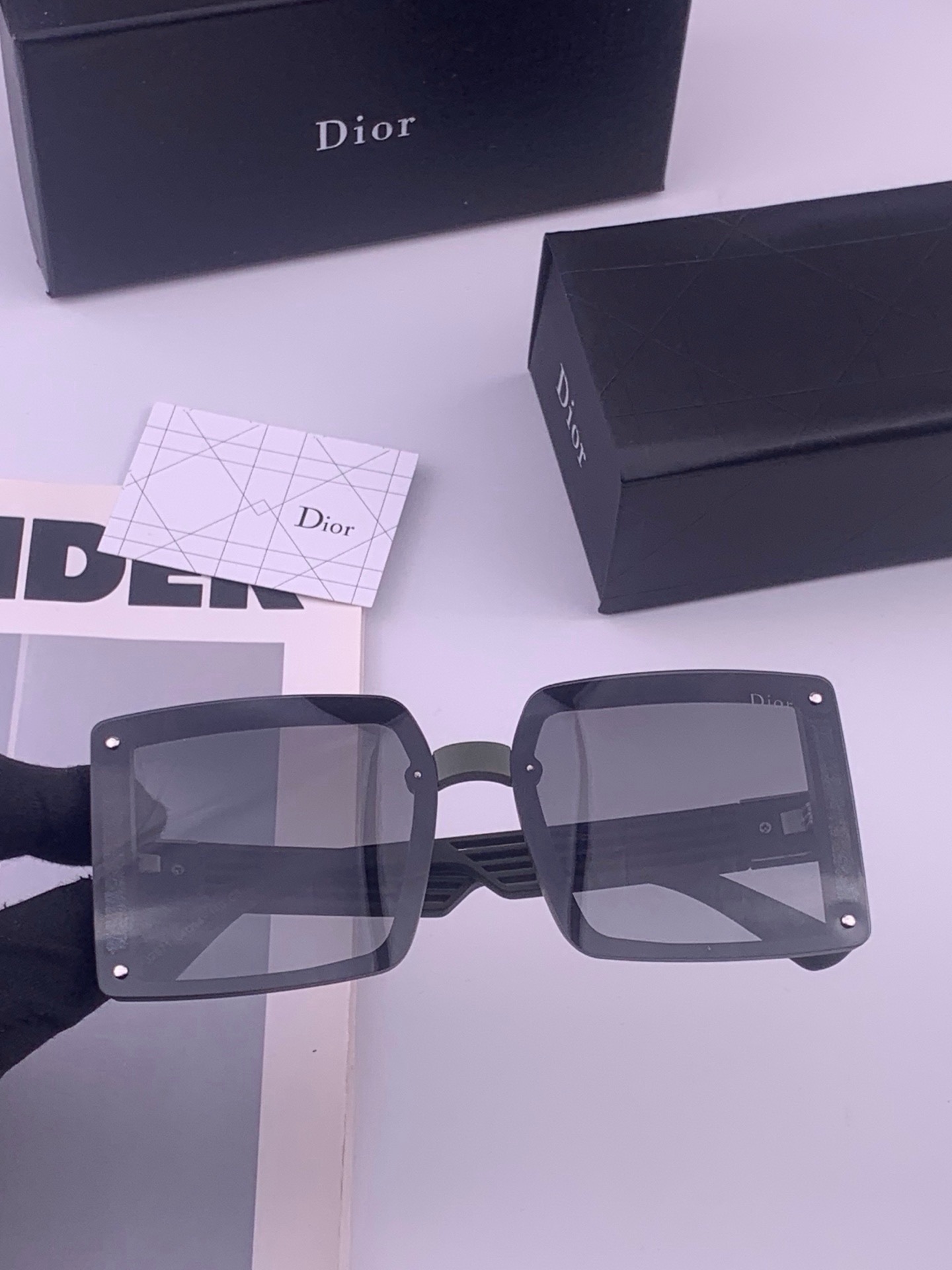 🆕  🔺 【DIOR-迪奥】开春新款 潮流爆款 时尚方框偏光太阳镜 高品质 佩戴舒适 网红潮款墨镜 型号：D1297