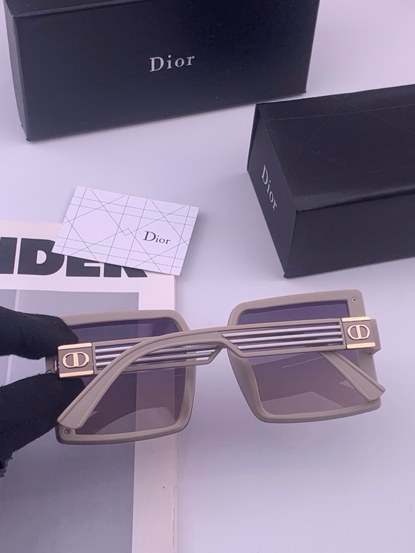 🆕  🔺 【DIOR-迪奥】开春新款 潮流爆款 时尚方框偏光太阳镜 高品质 佩戴舒适 网红潮款墨镜 型号：D1297