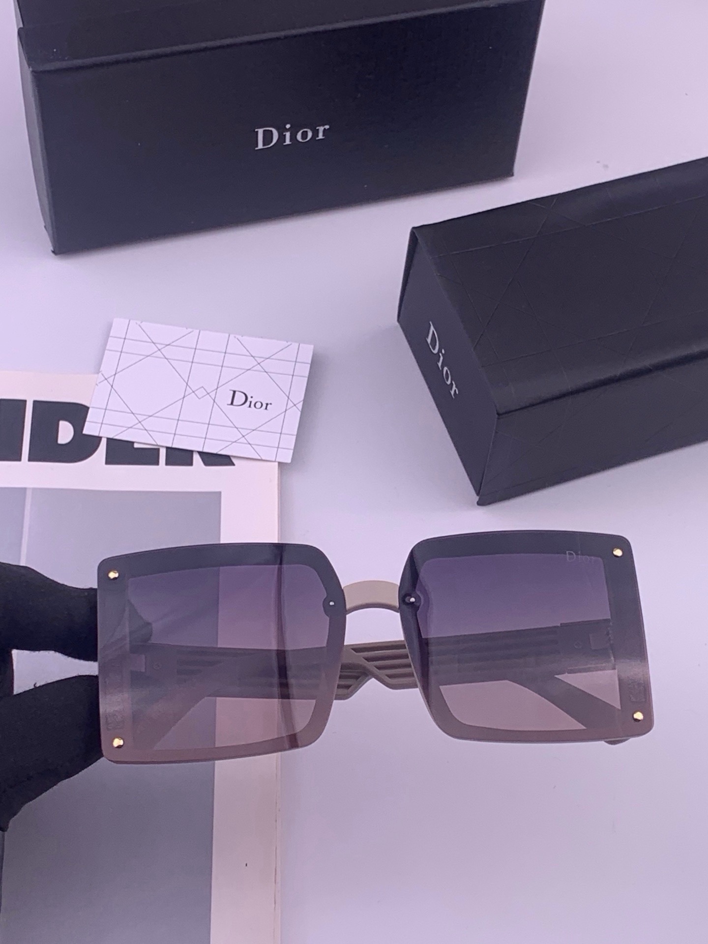 🆕  🔺 【DIOR-迪奥】开春新款 潮流爆款 时尚方框偏光太阳镜 高品质 佩戴舒适 网红潮款墨镜 型号：D1297