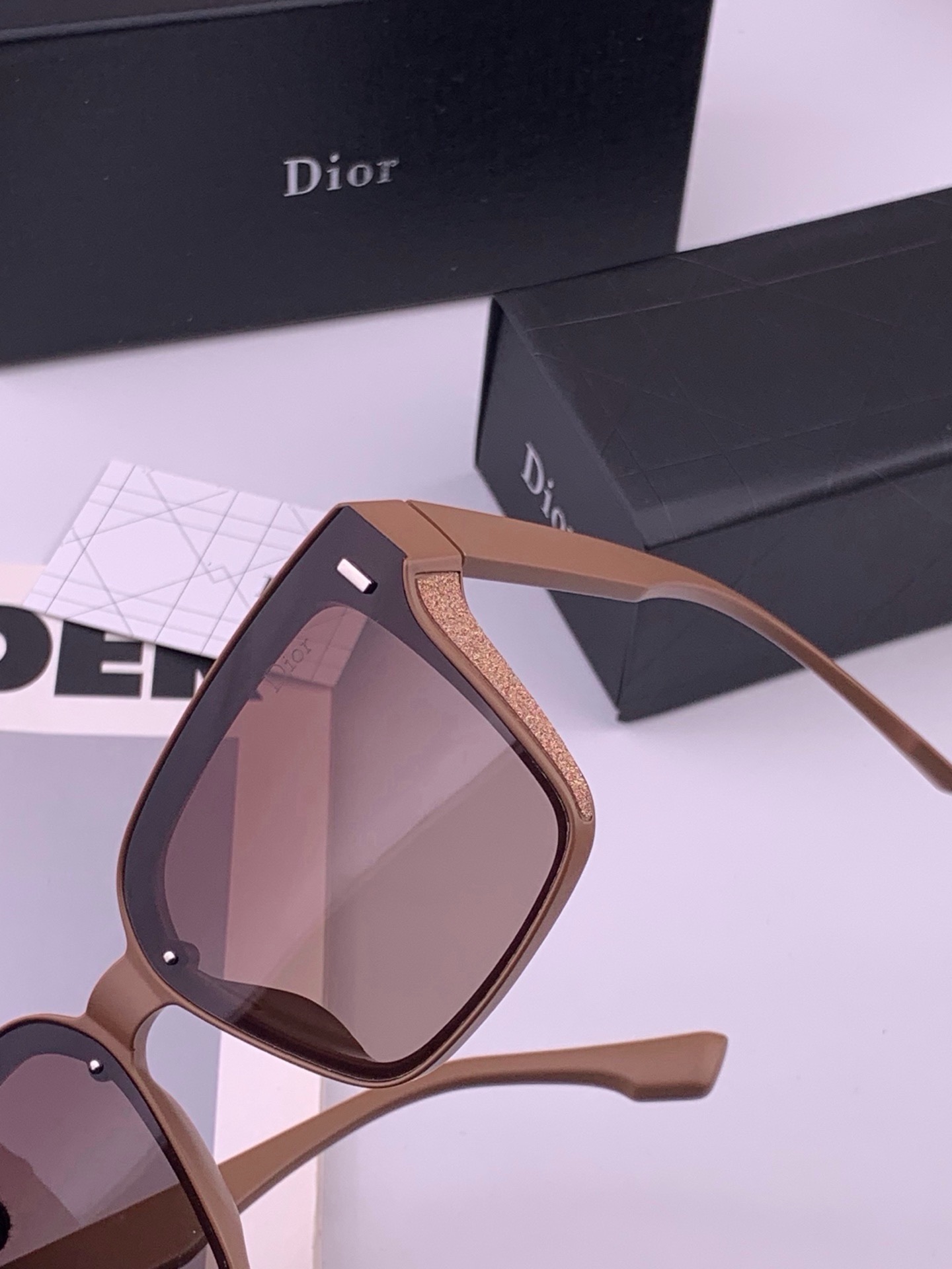 🆕 🔺 【DIOR-迪奥】开春新款 潮流爆款 时尚方框偏光太阳镜 高品质 佩戴舒适 网红潮款墨镜 女士高清偏光太阳镜🕶️