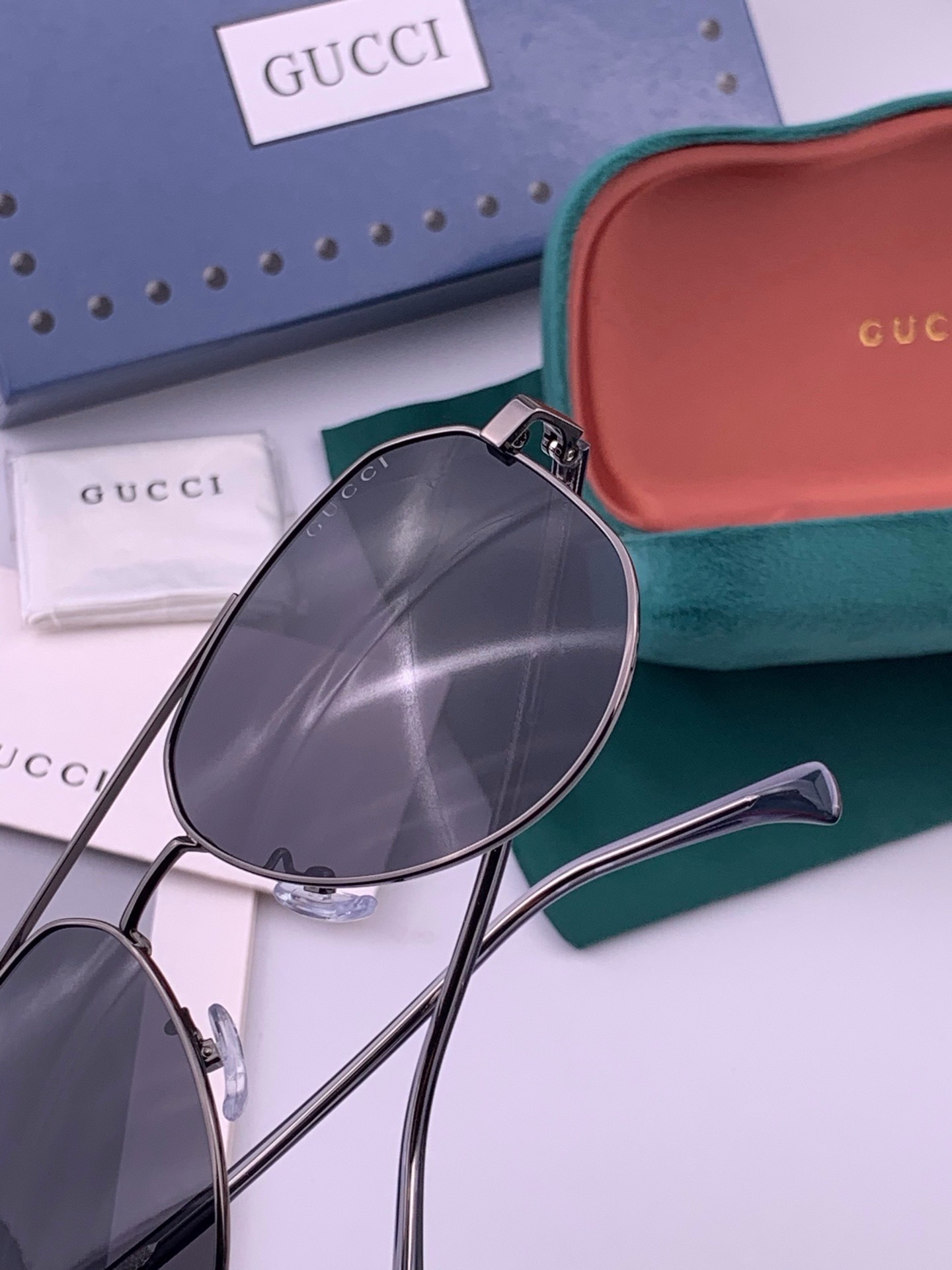 Gucci 🔥  高品质男女款墨镜   👍 进口宝丽来偏光镜片  🔥蛤蟆镜 开车钓鱼都可 🔥百搭显瘦墨镜韩版男士飞行员大