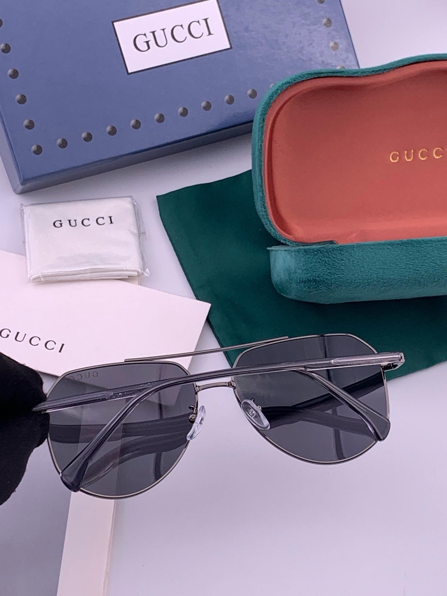Gucci 🔥  高品质男女款墨镜   👍 进口宝丽来偏光镜片  🔥蛤蟆镜 开车钓鱼都可 🔥百搭显瘦墨镜韩版男士飞行员大