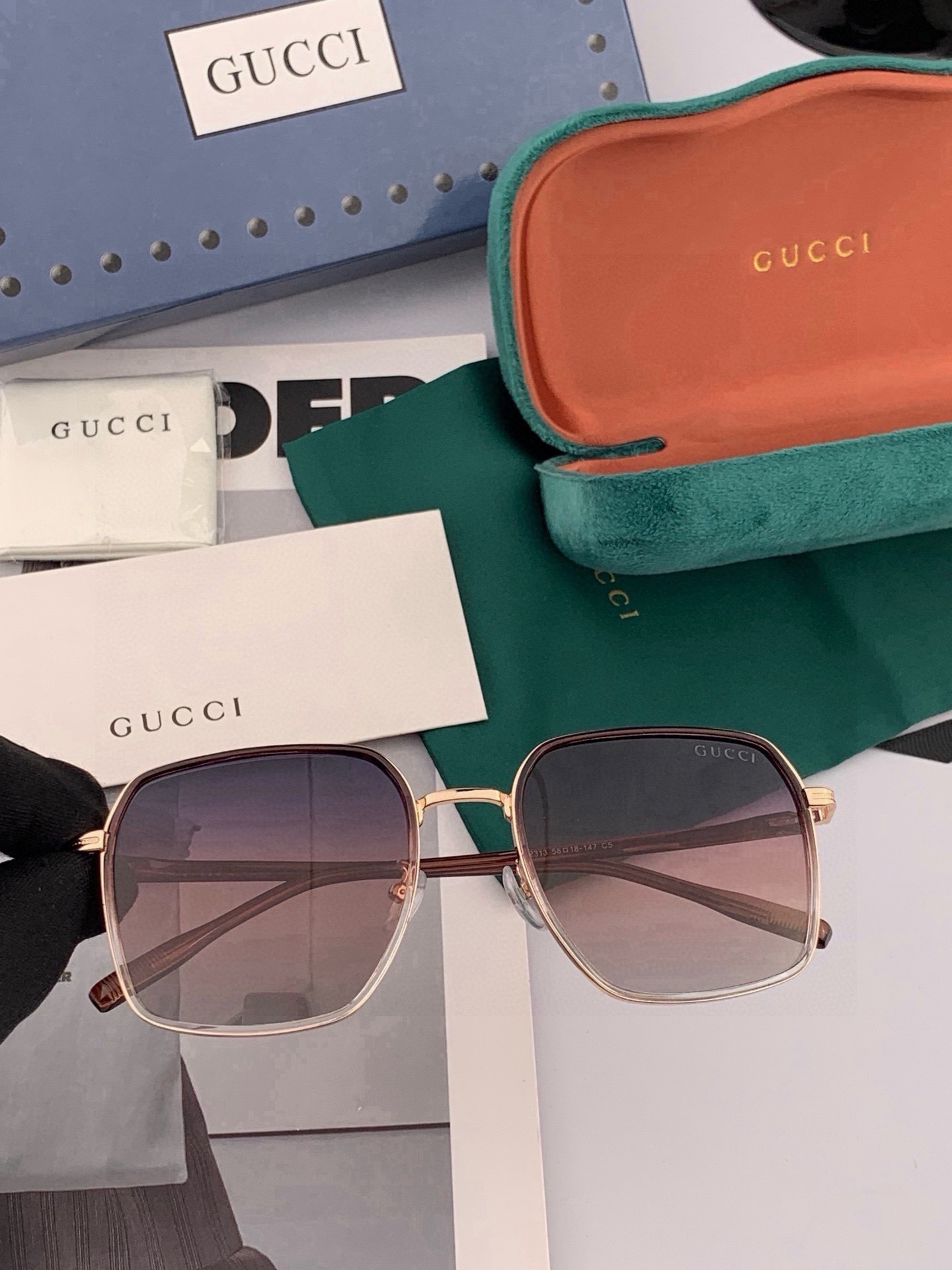 【偏光系列】Gucci   经典的方框设计，不挑脸型，无论搭配大衣还是连衣裙都非常显气质偏光镜片预防紫外线 型号：G13
