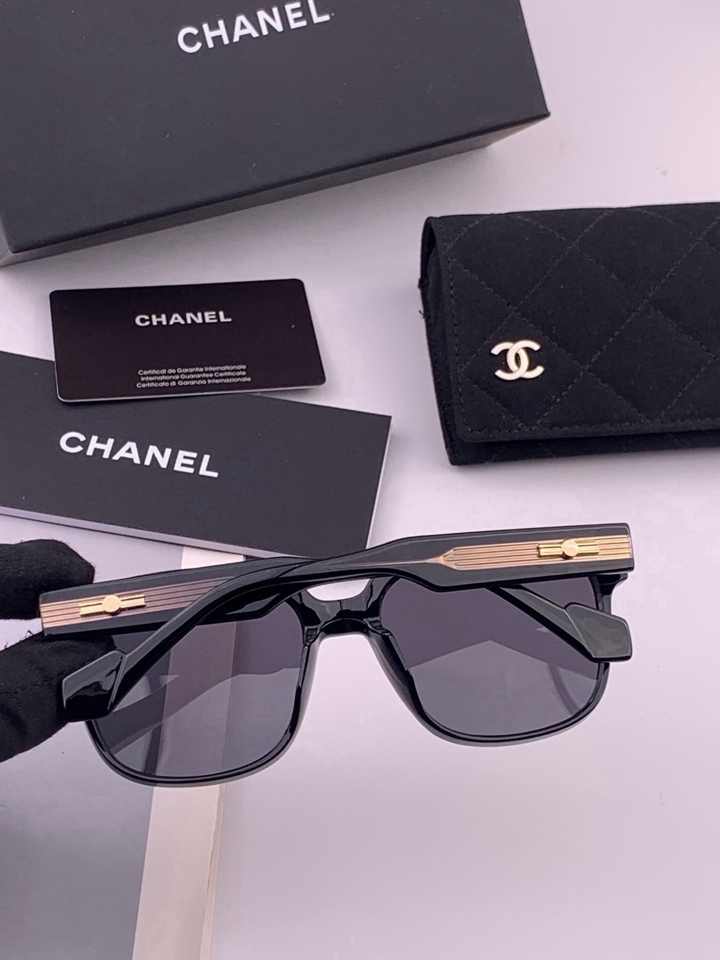 【CHANEL】香奈儿 新款潮流爆款 时尚方框太阳镜 佩戴舒适 网红潮款墨镜  女士高清加厚偏光太阳镜🕶️ 🎉高品质TR