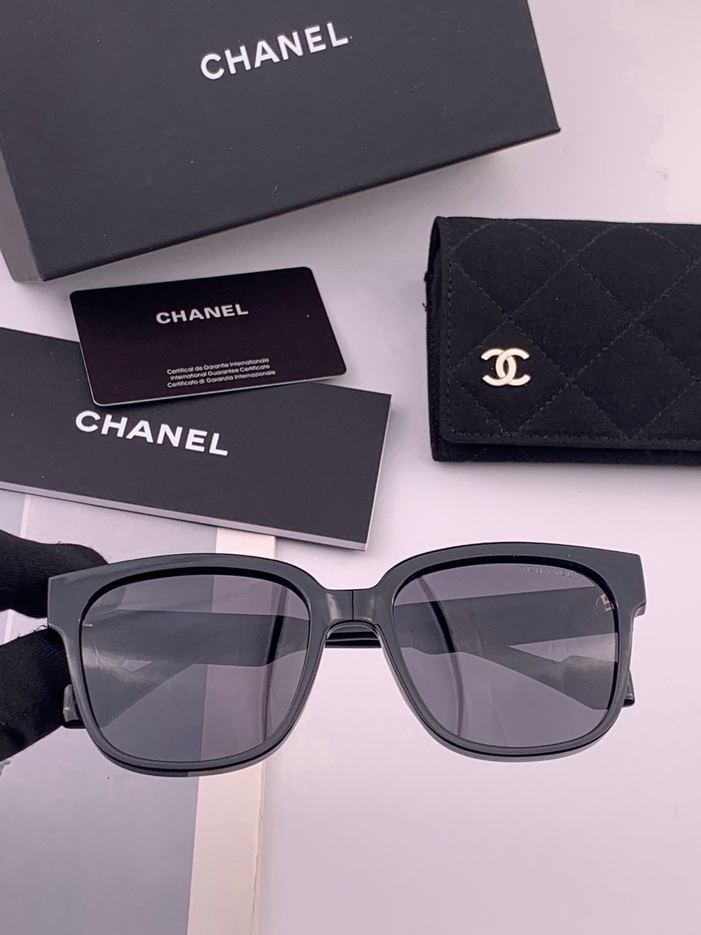 【CHANEL】香奈儿 新款潮流爆款 时尚方框太阳镜 佩戴舒适 网红潮款墨镜  女士高清加厚偏光太阳镜🕶️ 🎉高品质TR