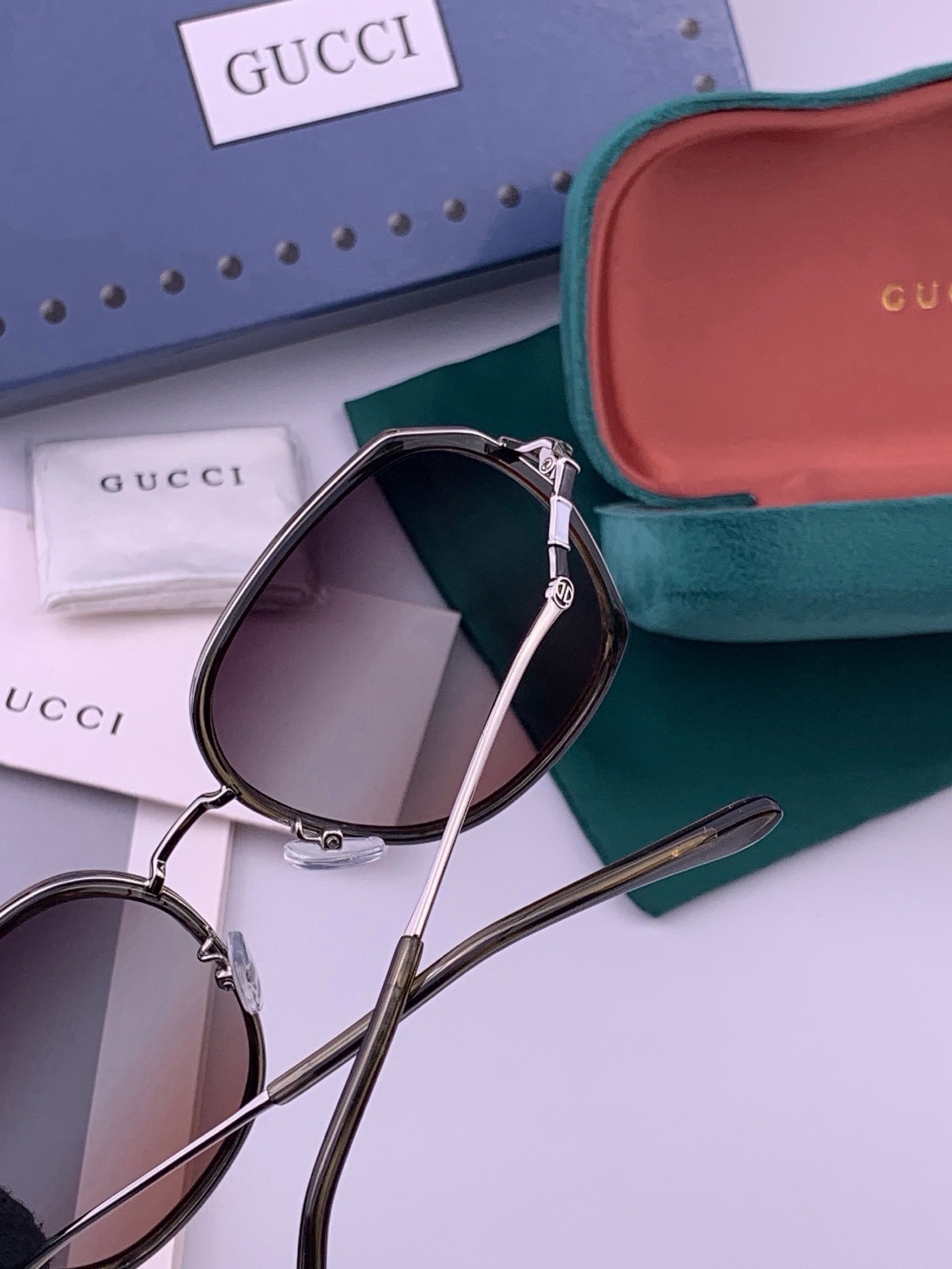 🔺 【GUCCI】开春新款 潮流爆款 时尚方框偏光太阳镜 高品质 佩戴舒适 网红潮款墨镜 女士高清尼龙偏光太阳镜🕶️ 🎉