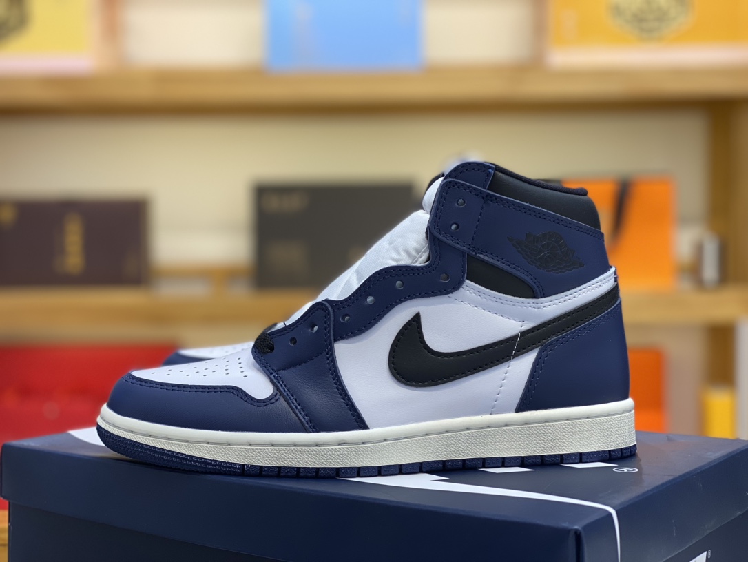 Air Jordan 1 High OG Midnight Navy DZ5485-401 36-47.5