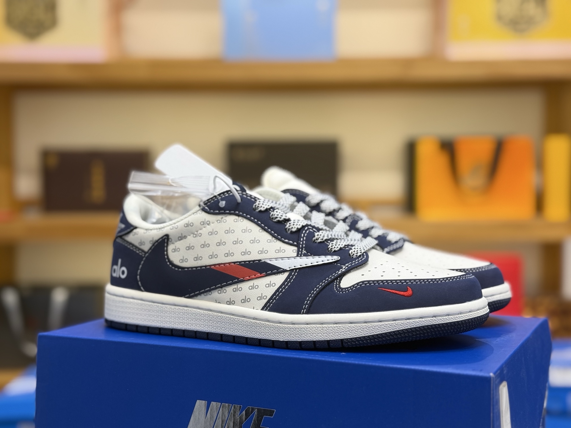 _d_s9s7DVTng38_himkXfg31NCPDU6jnFsg_4x4Q