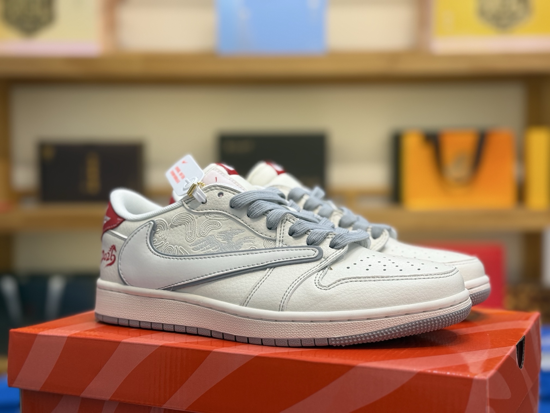 _di_9sR_ByPEX5zjiBZFytFl7Vr53WRSK0ihaf0w