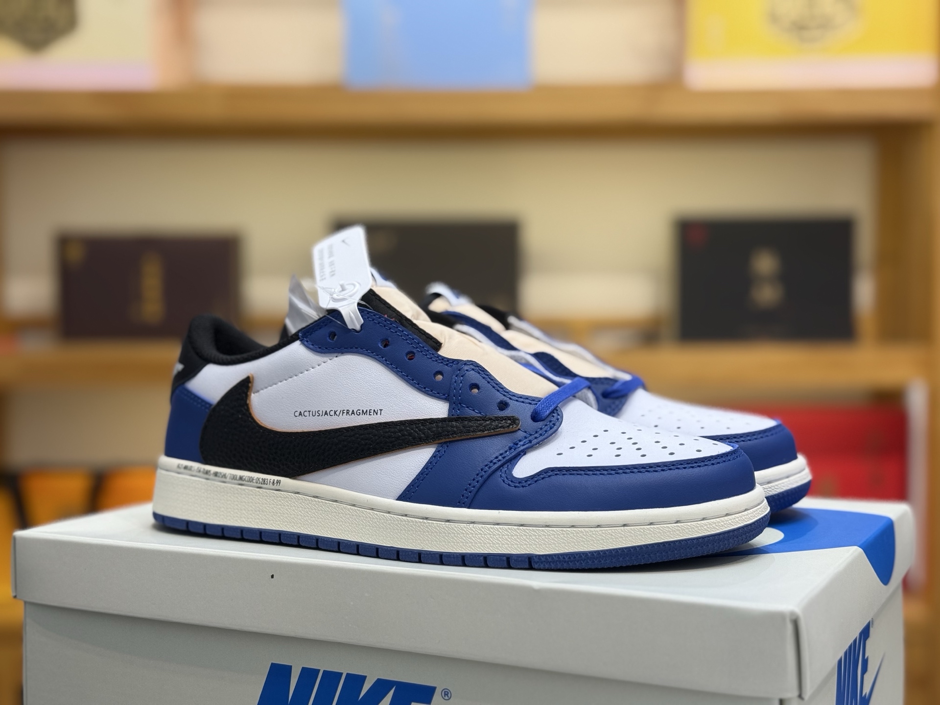 Travis Scott x Air Jordan 1 Low DM7866-114