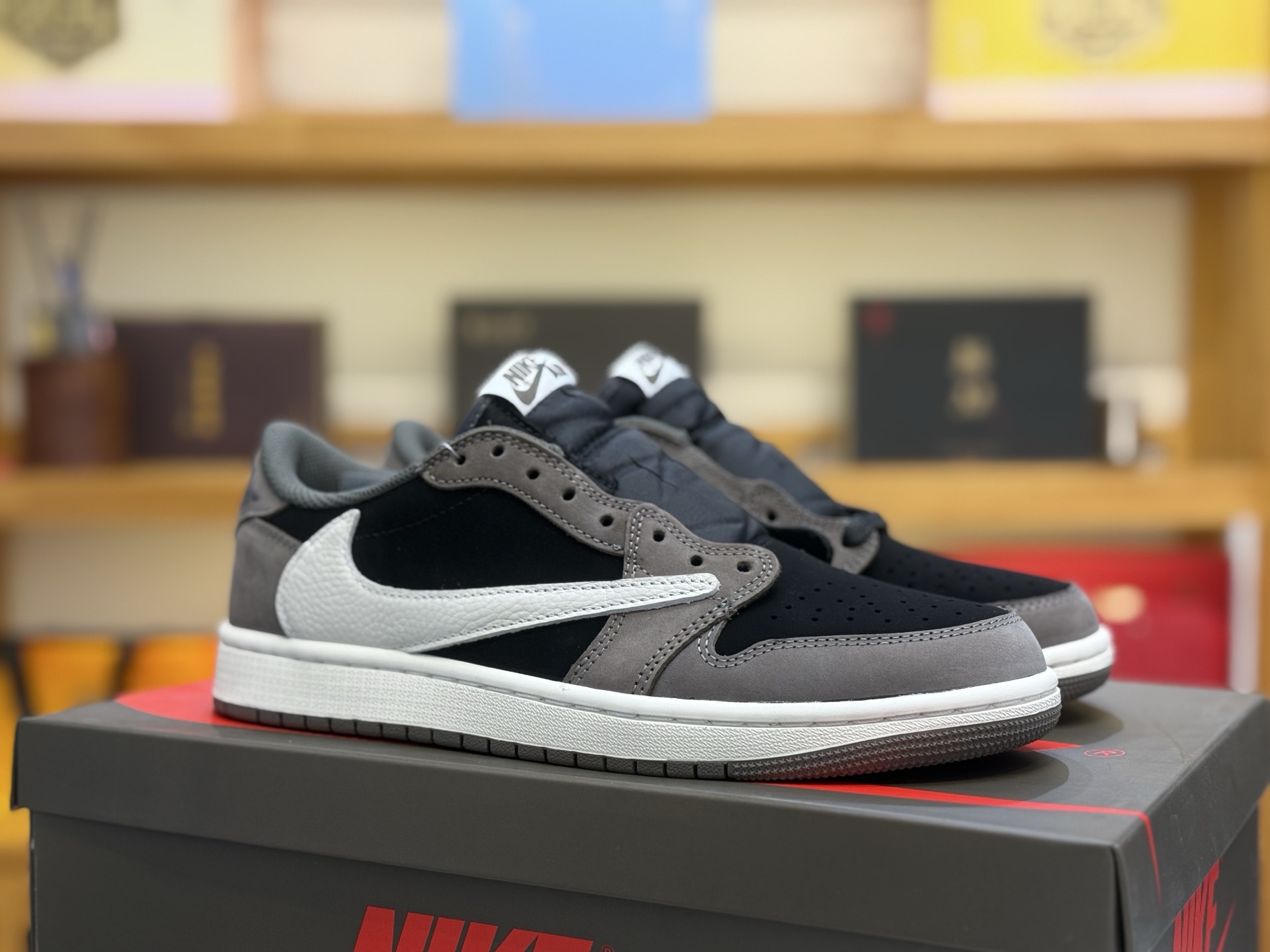 Travis Scott x Air Jordan 1 Low DM7866-001