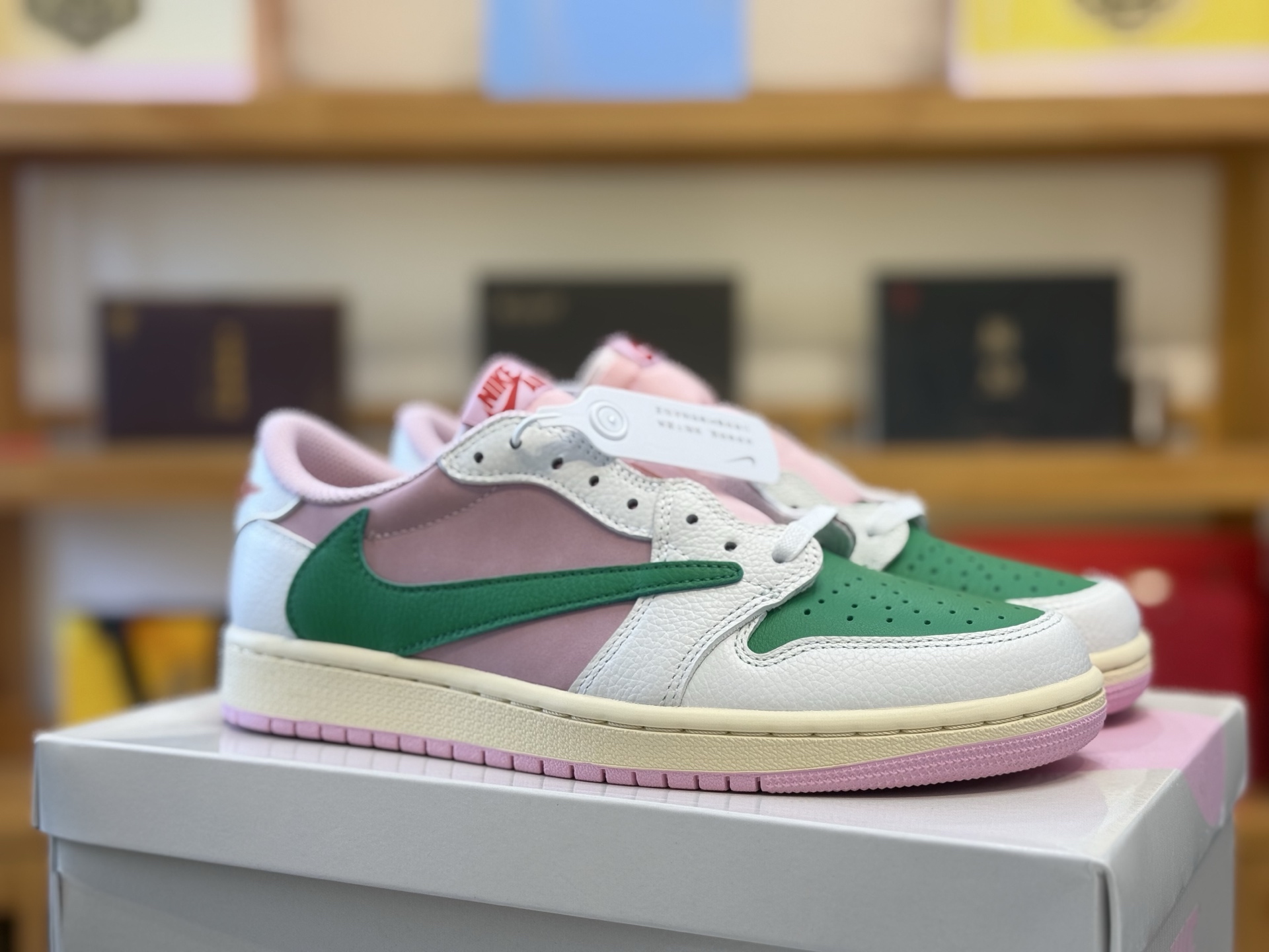 Travis Scott x Air Jordan 1 Low IQ7605-065