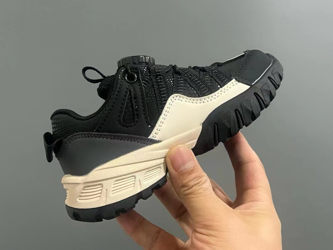 图片[6]-品牌：THE NORTH FACE 26-37 🔥🔥北面登山鞋2024海外前先版考虑到孩子的穿脱以及行走的安全以及耐磨性 北面人性化的设计💓采用了旋钮锁扣以及橡胶大底给孩子带来各项不一样的视觉及穿搭 既潮流 又百搭 🌈宝妈们强烈建议入手一双-选品中心