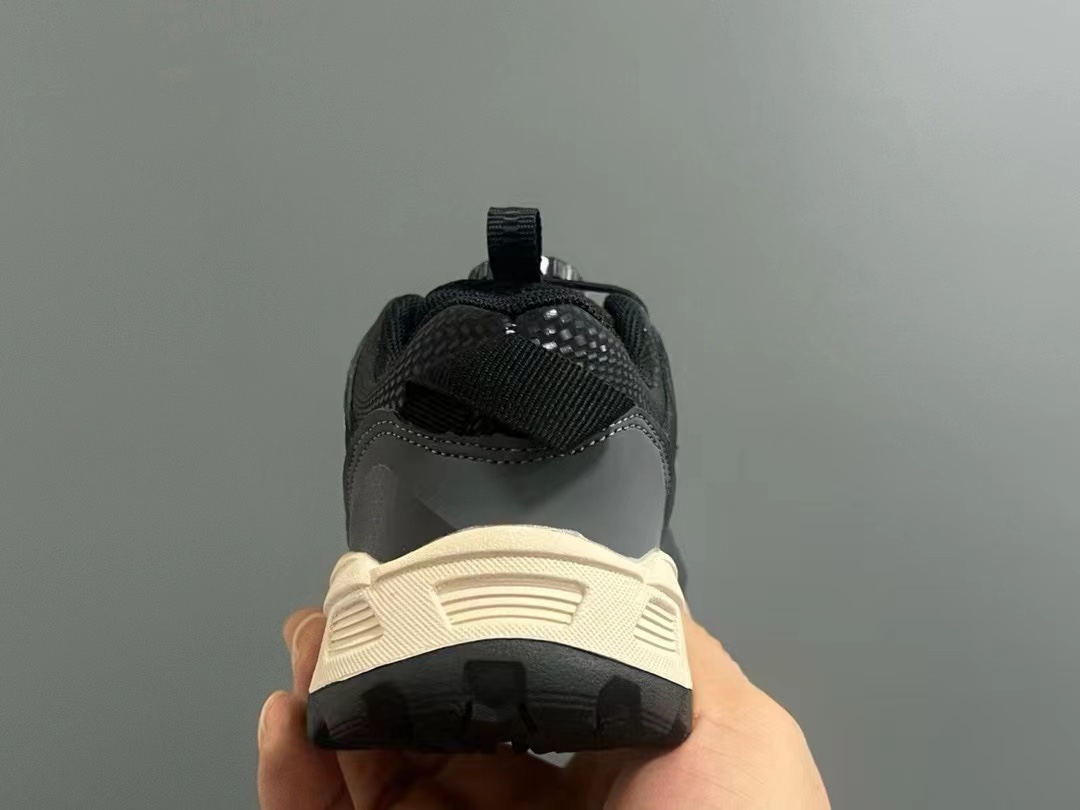 图片[7]-品牌：THE NORTH FACE 26-37 🔥🔥北面登山鞋2024海外前先版考虑到孩子的穿脱以及行走的安全以及耐磨性 北面人性化的设计💓采用了旋钮锁扣以及橡胶大底给孩子带来各项不一样的视觉及穿搭 既潮流 又百搭 🌈宝妈们强烈建议入手一双-选品中心