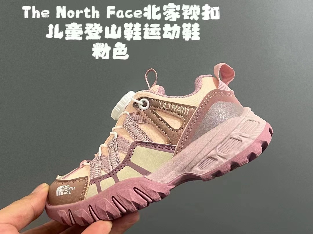 图片[6]-品牌：THE NORTH FACE 26-37 🔥🔥北面登山鞋2024海外前先版考虑到孩子的穿脱以及行走的安全以及耐磨性 北面人性化的设计💓采用了旋钮锁扣以及橡胶大底给孩子带来各项不一样的视觉及穿搭 既潮流 又百搭 🌈宝妈们强烈建议入手一双-选品中心