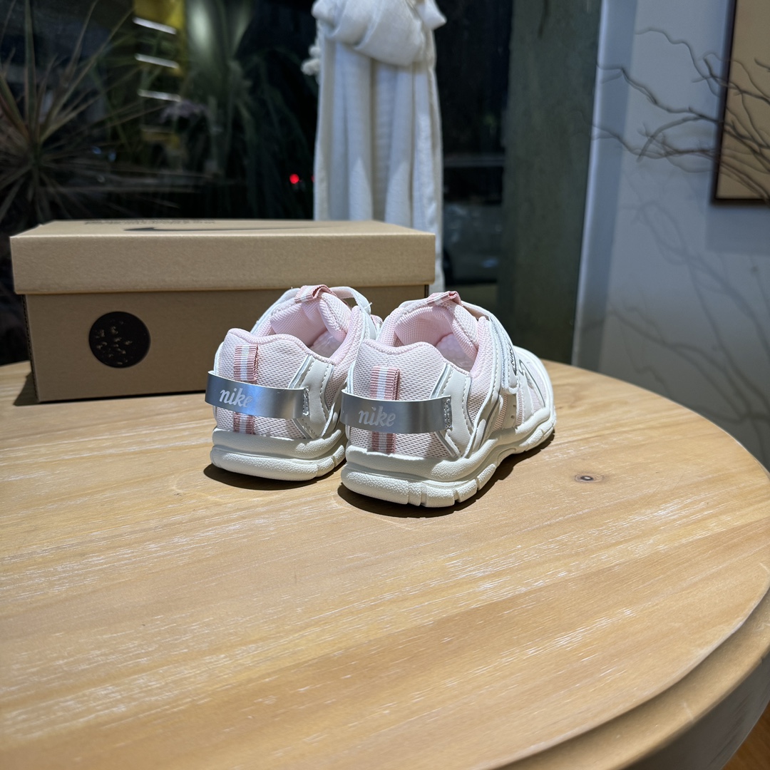 图片[3]-🔥笑脸联名款（海外版） 👟27-37 🚙NK 舒适稳固儿童休闲鞋，人体工学设计，有效贴合足部运动曲线🦶🏻有效减轻运动过程中的足部负担-选品中心