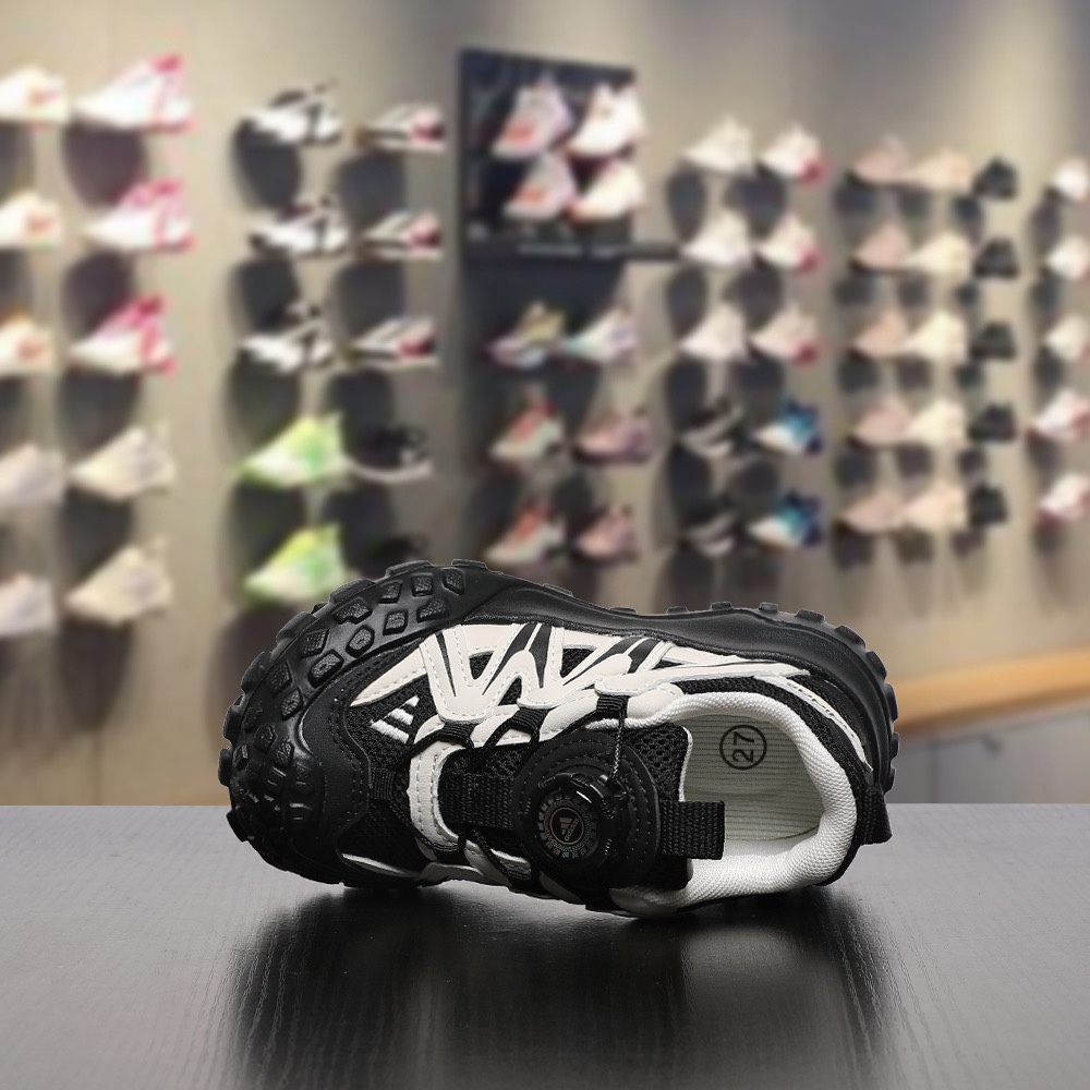 图片[2]-特价，可退换 Adidas联名款 尺码：27-37码 火爆的轮胎🛞🆕 精致锁扣设计，穿脱超级方便✌🏻 今年超级流行的网面刺绣logo，透气又舒适☁️ 轮胎🛞底耐磨防滑，满足日常需求✔️-选品中心