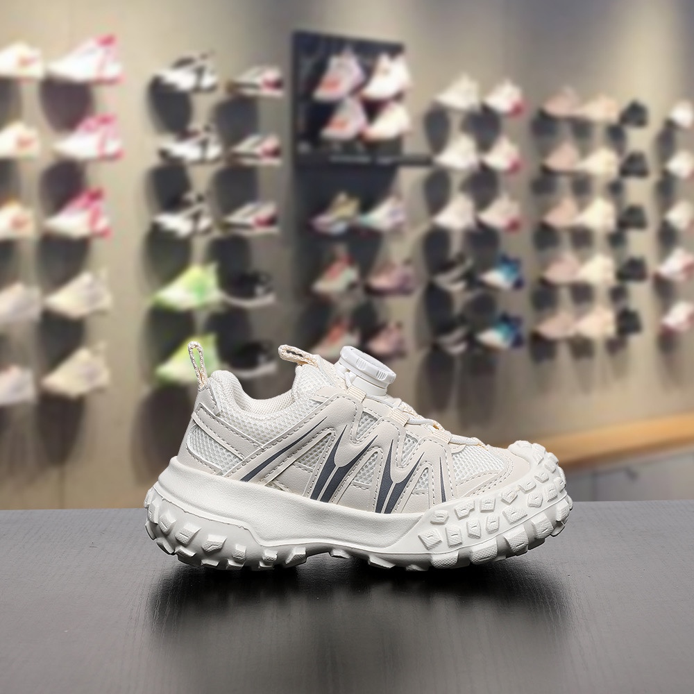 图片[3]-特价，可退换 Adidas联名款 尺码：27-37码 火爆的轮胎🛞🆕 精致锁扣设计，穿脱超级方便✌🏻 今年超级流行的网面刺绣logo，透气又舒适☁️ 轮胎🛞底耐磨防滑，满足日常需求✔️-选品中心