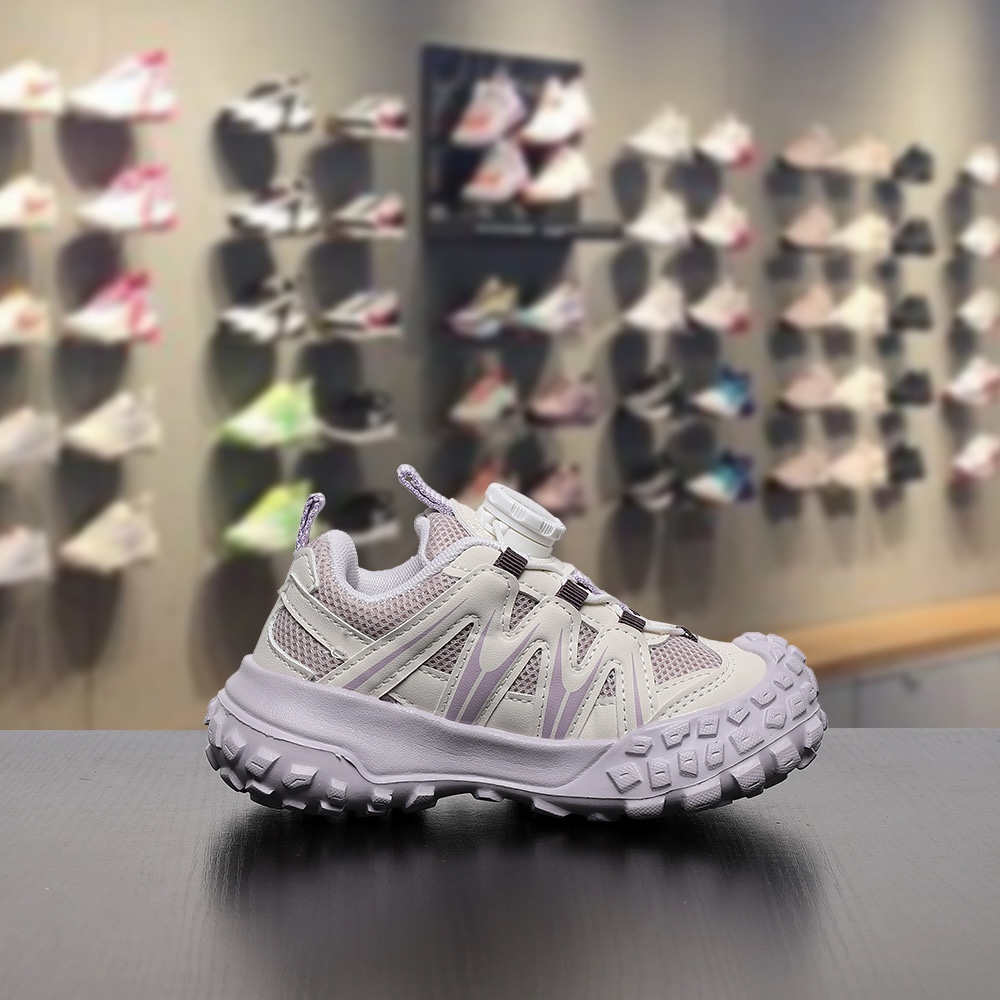 图片[3]-特价，可退换 Adidas联名款 尺码：27-37码 火爆的轮胎🛞🆕 精致锁扣设计，穿脱超级方便✌🏻 今年超级流行的网面刺绣logo，透气又舒适☁️ 轮胎🛞底耐磨防滑，满足日常需求✔️-选品中心