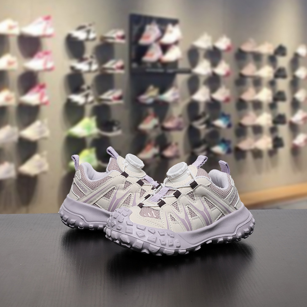 图片[4]-特价，可退换 Adidas联名款 尺码：27-37码 火爆的轮胎🛞🆕 精致锁扣设计，穿脱超级方便✌🏻 今年超级流行的网面刺绣logo，透气又舒适☁️ 轮胎🛞底耐磨防滑，满足日常需求✔️-选品中心