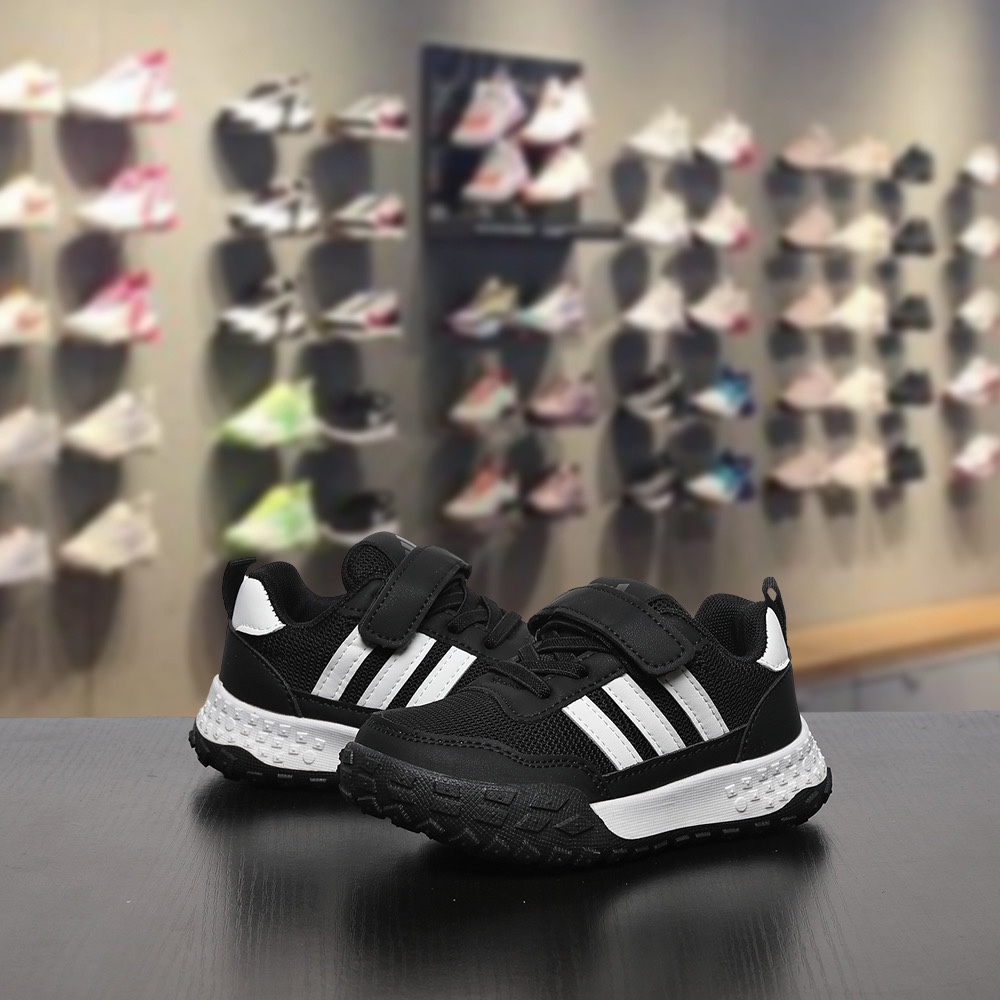 图片[4]-双十一 特码数齐全4000双现货 可退换 尺码：26-37码 👀又发现一双超好看的运动鞋 AD 新款三条杠魔术贴网面运动鞋，采用透气网面搭配多层次流线型鞋身🤩质感活力💨时尚气息扑面而来👻魔术贴设计解放双手更方便✅轻量Q弹鞋底，专为跑跳而生🥰MNA175-选品中心