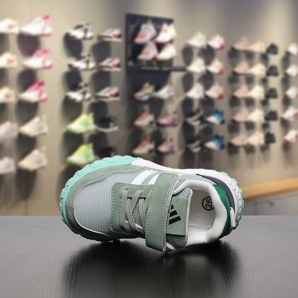 图片[2]-双十一 特码数齐全4000双现货 可退换 尺码：26-37码 👀又发现一双超好看的运动鞋 AD 新款三条杠魔术贴网面运动鞋，采用透气网面搭配多层次流线型鞋身🤩质感活力💨时尚气息扑面而来👻魔术贴设计解放双手更方便✅轻量Q弹鞋底，专为跑跳而生🥰MNA175-选品中心