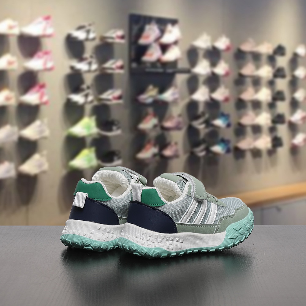 图片[5]-双十一 特码数齐全4000双现货 可退换 尺码：26-37码 👀又发现一双超好看的运动鞋 AD 新款三条杠魔术贴网面运动鞋，采用透气网面搭配多层次流线型鞋身🤩质感活力💨时尚气息扑面而来👻魔术贴设计解放双手更方便✅轻量Q弹鞋底，专为跑跳而生🥰MNA175-选品中心