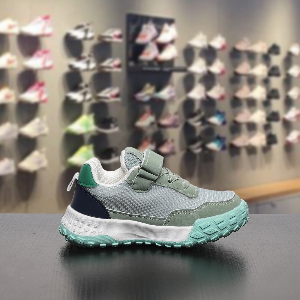 图片[3]-双十一 特码数齐全4000双现货 可退换 尺码：26-37码 👀又发现一双超好看的运动鞋 AD 新款三条杠魔术贴网面运动鞋，采用透气网面搭配多层次流线型鞋身🤩质感活力💨时尚气息扑面而来👻魔术贴设计解放双手更方便✅轻量Q弹鞋底，专为跑跳而生🥰MNA175-选品中心