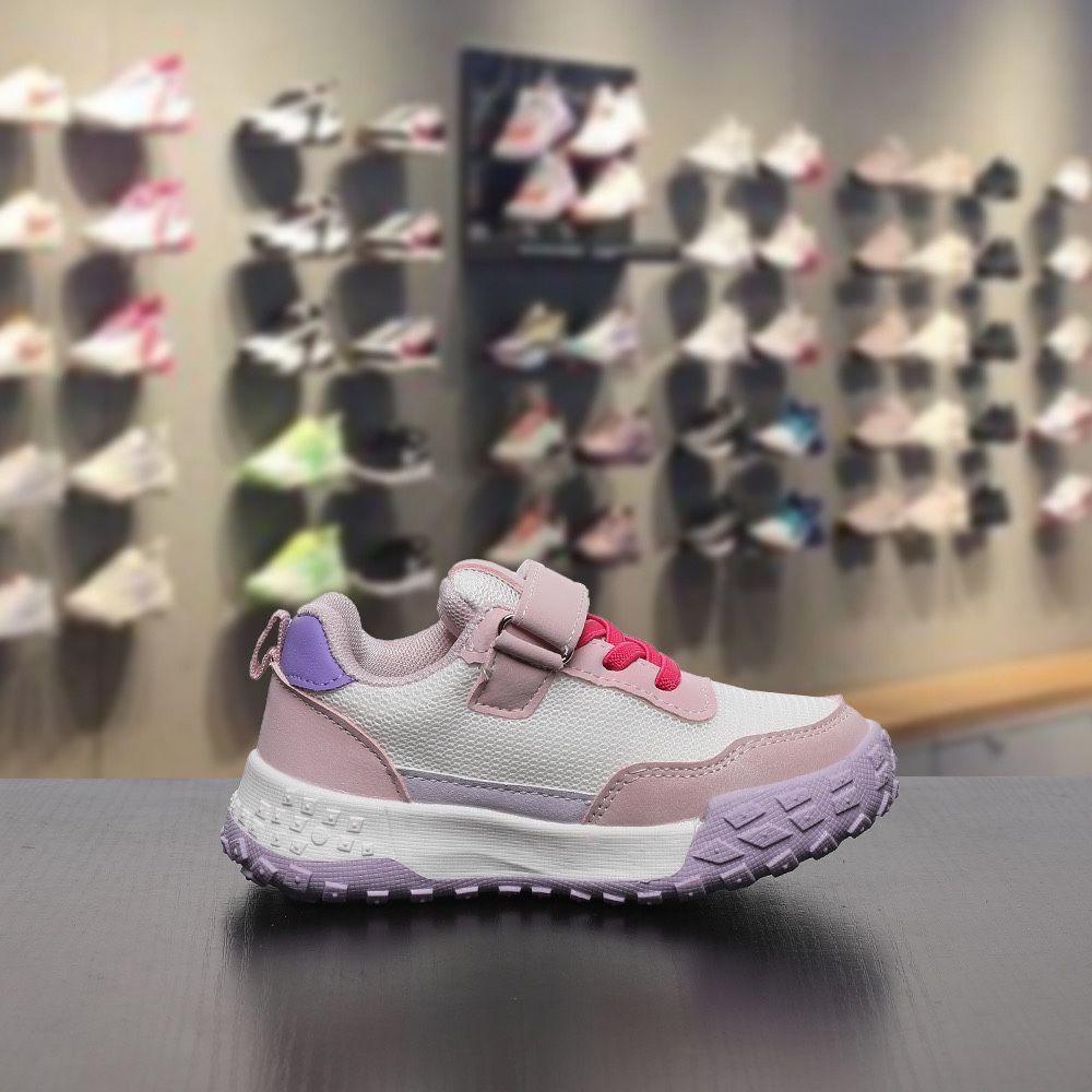 图片[3]-双十一 特码数齐全4000双现货 可退换 尺码：26-37码 👀又发现一双超好看的运动鞋 AD 新款三条杠魔术贴网面运动鞋，采用透气网面搭配多层次流线型鞋身🤩质感活力💨时尚气息扑面而来👻魔术贴设计解放双手更方便✅轻量Q弹鞋底，专为跑跳而生🥰MNA175-选品中心