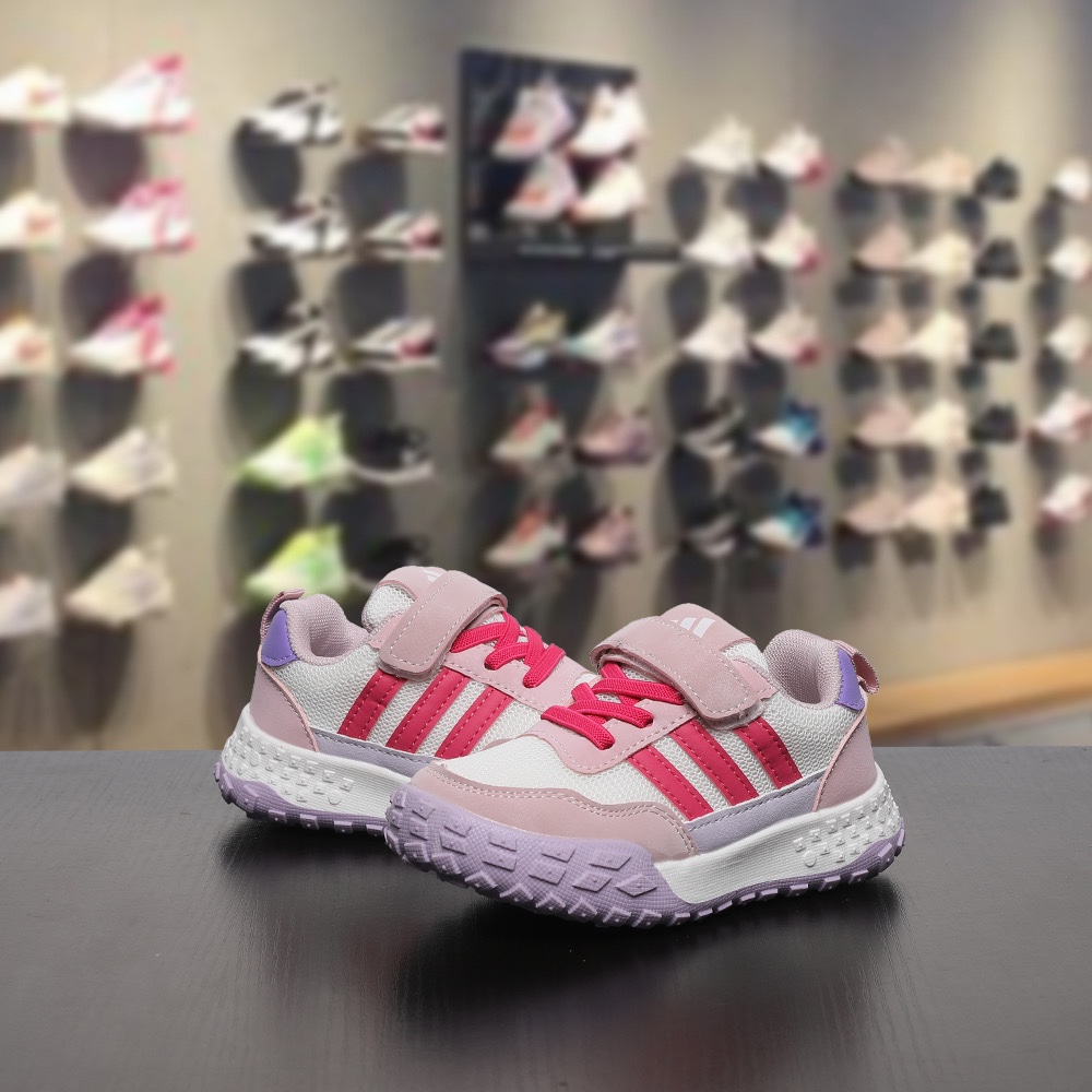 图片[4]-双十一 特码数齐全4000双现货 可退换 尺码：26-37码 👀又发现一双超好看的运动鞋 AD 新款三条杠魔术贴网面运动鞋，采用透气网面搭配多层次流线型鞋身🤩质感活力💨时尚气息扑面而来👻魔术贴设计解放双手更方便✅轻量Q弹鞋底，专为跑跳而生🥰MNA175-选品中心