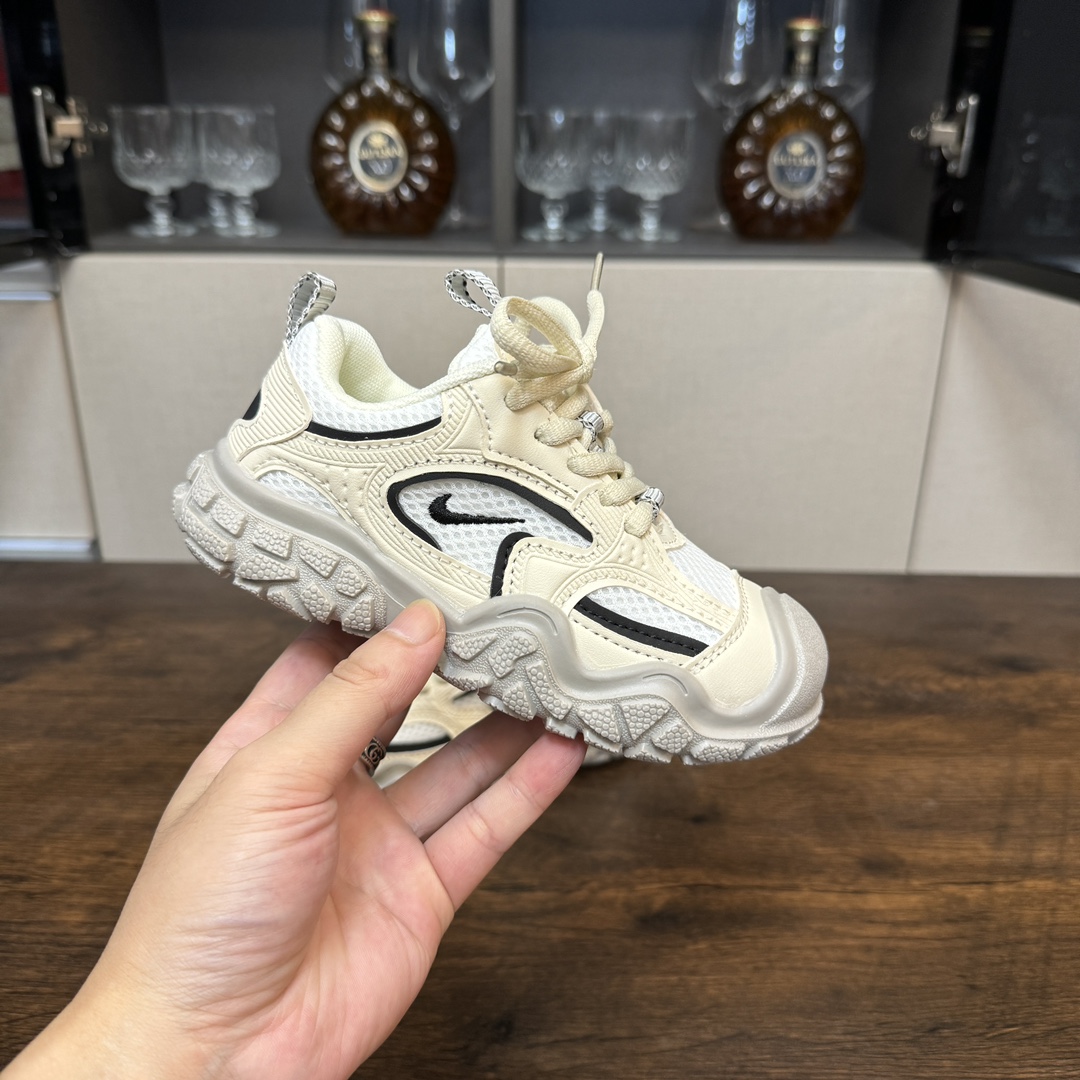 图片[4]-啊啊啊！！这双小丑萌可爱到我的心巴🏖 NK 舒适复古儿童休闲鞋🗽 人体工学设计🏝有效贴合足部运动曲线 🛕魔术贴设计，免系带省心便捷 细腻鞋面🎞舒适包裹 〰环绕式后跟支撑，超级稳固 舒适内里，贴脚细腻🕯触感柔和-选品中心