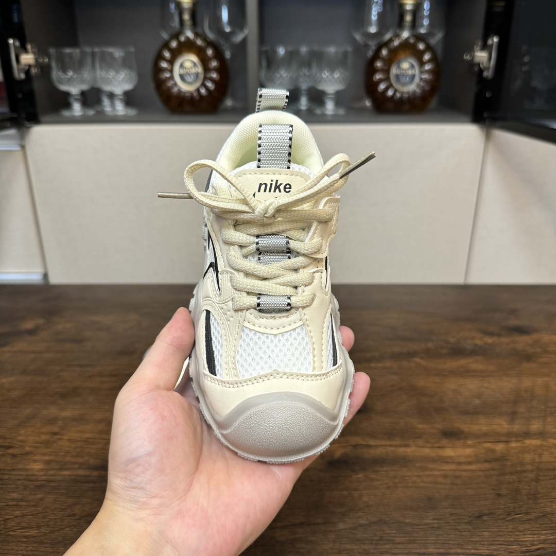 图片[5]-啊啊啊！！这双小丑萌可爱到我的心巴🏖 NK 舒适复古儿童休闲鞋🗽 人体工学设计🏝有效贴合足部运动曲线 🛕魔术贴设计，免系带省心便捷 细腻鞋面🎞舒适包裹 〰环绕式后跟支撑，超级稳固 舒适内里，贴脚细腻🕯触感柔和-选品中心