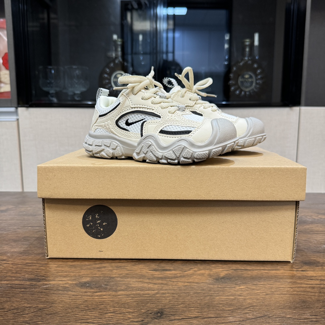 图片[8]-啊啊啊！！这双小丑萌可爱到我的心巴🏖 NK 舒适复古儿童休闲鞋🗽 人体工学设计🏝有效贴合足部运动曲线 🛕魔术贴设计，免系带省心便捷 细腻鞋面🎞舒适包裹 〰环绕式后跟支撑，超级稳固 舒适内里，贴脚细腻🕯触感柔和-选品中心