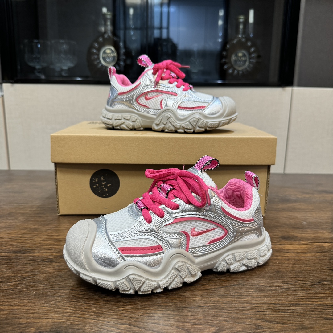 图片[7]-啊啊啊！！这双小丑萌可爱到我的心巴🏖 NK 舒适复古儿童休闲鞋🗽 人体工学设计🏝有效贴合足部运动曲线 🛕魔术贴设计，免系带省心便捷 细腻鞋面🎞舒适包裹 〰环绕式后跟支撑，超级稳固 舒适内里，贴脚细腻🕯触感柔和-选品中心