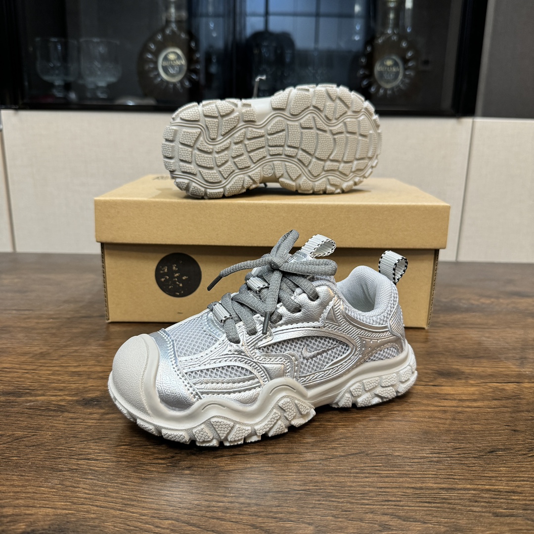 图片[9]-啊啊啊！！这双小丑萌可爱到我的心巴🏖 NK 舒适复古儿童休闲鞋🗽 人体工学设计🏝有效贴合足部运动曲线 🛕魔术贴设计，免系带省心便捷 细腻鞋面🎞舒适包裹 〰环绕式后跟支撑，超级稳固 舒适内里，贴脚细腻🕯触感柔和-选品中心