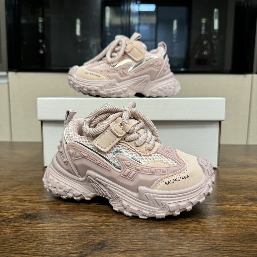 图片[7]-🎆巴黎世家 机甲鞋 听说这双巴黎世家机甲鞋已经在国外已经火出圈了呢‼️张狂做到了极致，潮流感更强👍🏻鞋带是完全固定在鞋子上 魔术贴简洁穿脱👻很好搭配衣服又好穿😎风格大胆很有感觉😚-选品中心