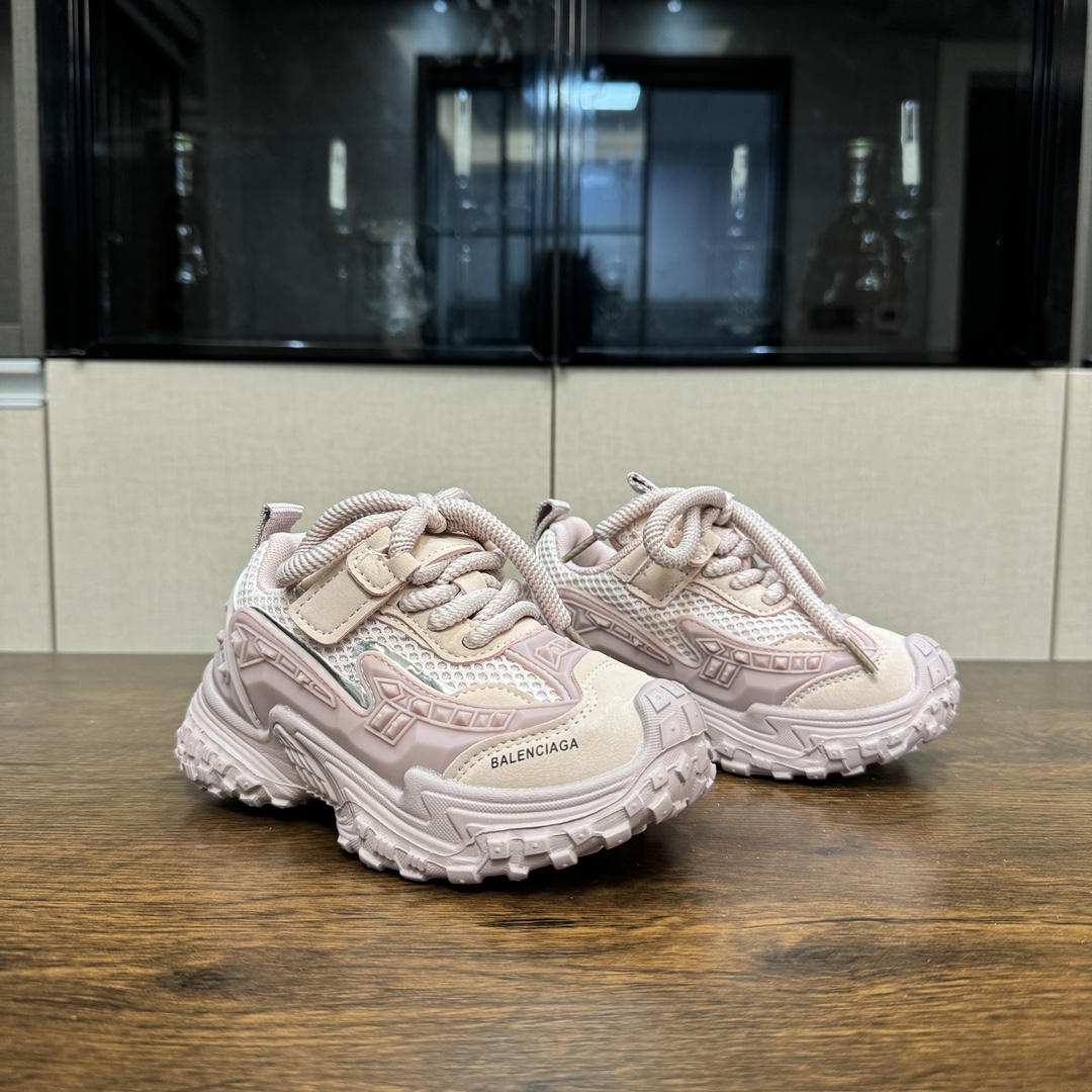 图片[4]-🎆巴黎世家 机甲鞋 听说这双巴黎世家机甲鞋已经在国外已经火出圈了呢‼️张狂做到了极致，潮流感更强👍🏻鞋带是完全固定在鞋子上 魔术贴简洁穿脱👻很好搭配衣服又好穿😎风格大胆很有感觉😚-选品中心