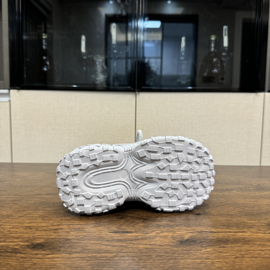 图片[2]-🎆巴黎世家 机甲鞋 听说这双巴黎世家机甲鞋已经在国外已经火出圈了呢‼️张狂做到了极致，潮流感更强👍🏻鞋带是完全固定在鞋子上 魔术贴简洁穿脱👻很好搭配衣服又好穿😎风格大胆很有感觉😚-选品中心