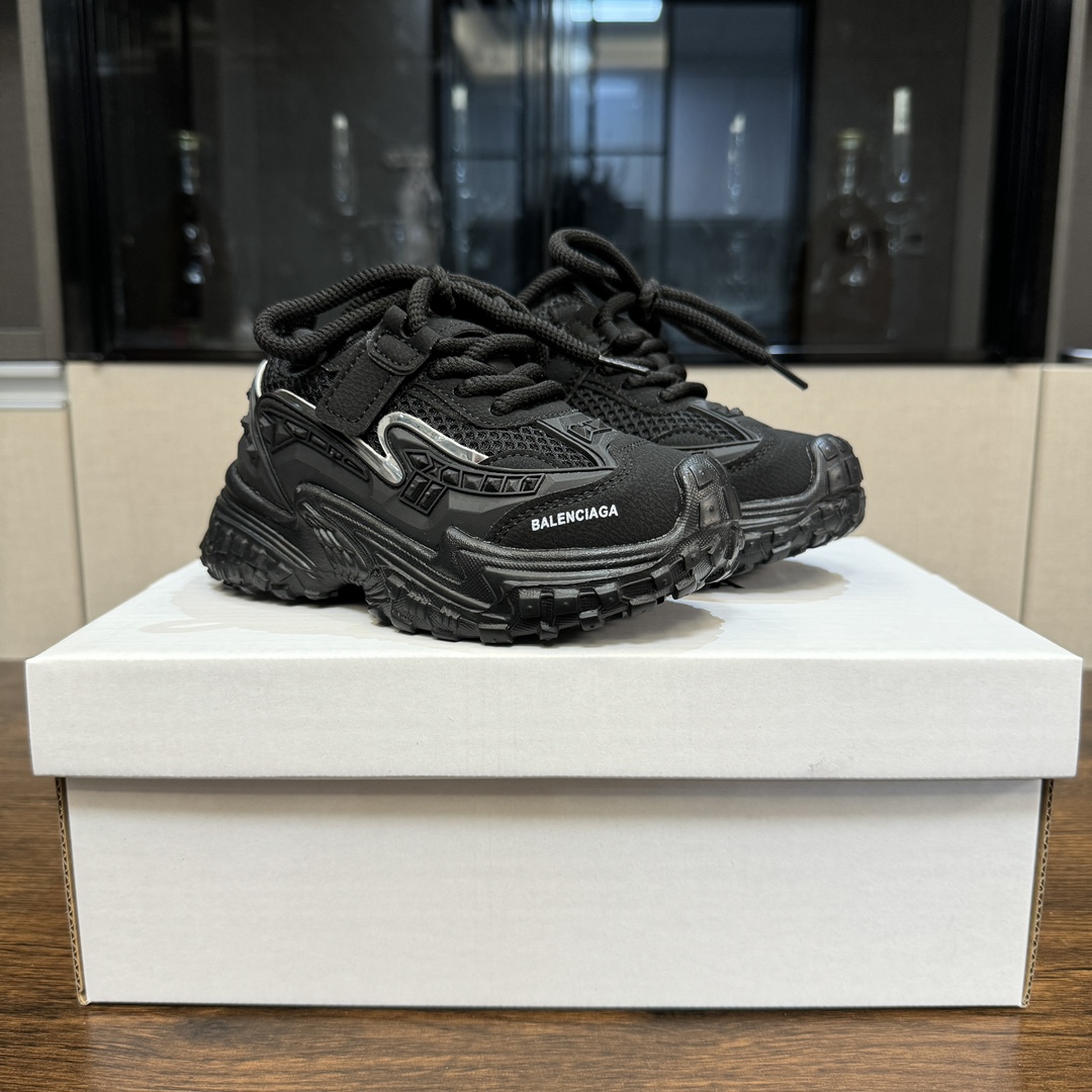 图片[9]-🎆巴黎世家 机甲鞋 听说这双巴黎世家机甲鞋已经在国外已经火出圈了呢‼️张狂做到了极致，潮流感更强👍🏻鞋带是完全固定在鞋子上 魔术贴简洁穿脱👻很好搭配衣服又好穿😎风格大胆很有感觉😚-选品中心