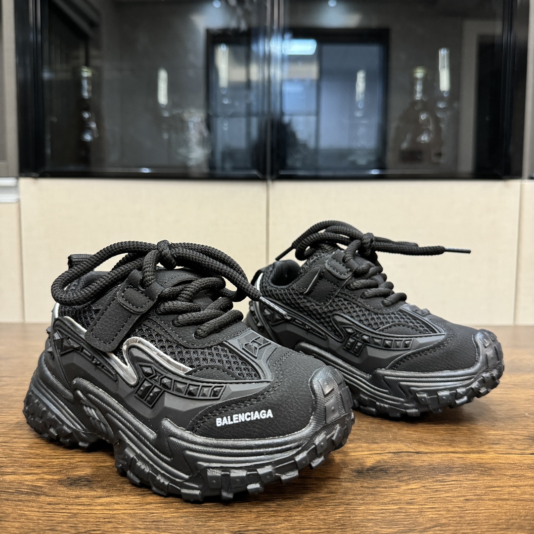 图片[4]-🎆巴黎世家 机甲鞋 听说这双巴黎世家机甲鞋已经在国外已经火出圈了呢‼️张狂做到了极致，潮流感更强👍🏻鞋带是完全固定在鞋子上 魔术贴简洁穿脱👻很好搭配衣服又好穿😎风格大胆很有感觉😚-选品中心