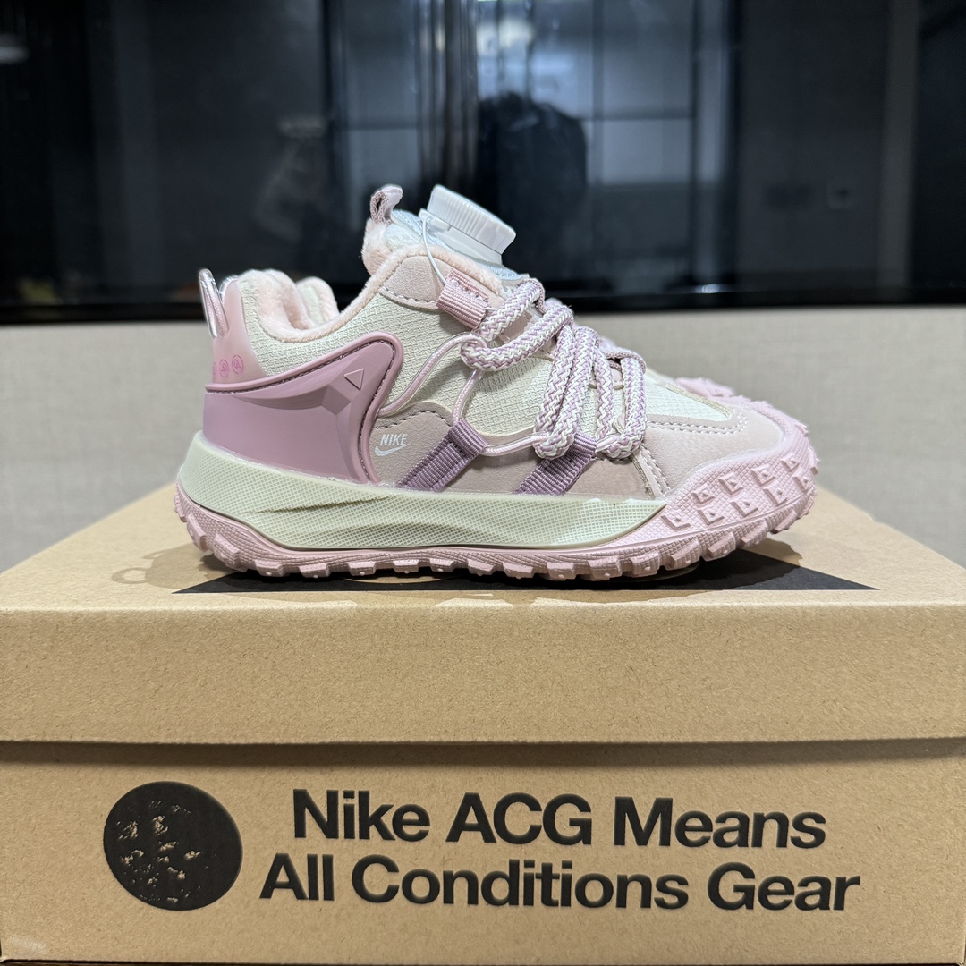 图片[9]-🔥加绒款 登山鞋 👟27-37 📣📣放大招 上个大重磅！心心念念的皮面加绒款也出货啦🔥🔥🔥内里保暖绒特别的细腻亲肤，上脚不会有扎脚的感觉和任何不适~～这精致的旋钮扣，旋钮科技设计，一提即开，一旋即紧，便携好穿脱。真的是爱了呀！！穿脱特别方便快捷，适合咱们的小盆友，还能锻炼自主穿脱能力哟✌🏻️-选品中心