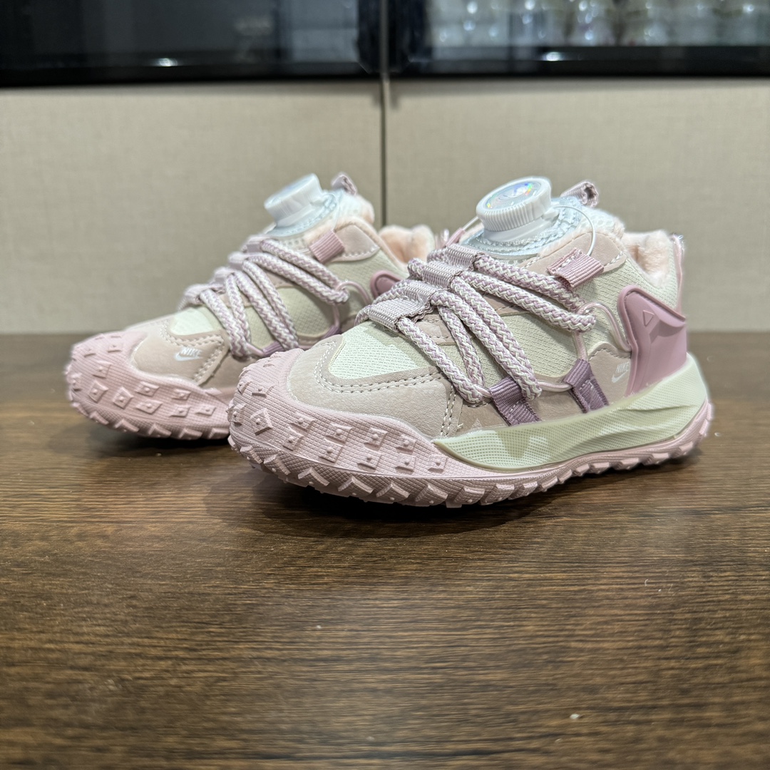 图片[2]-🔥加绒款 登山鞋 👟27-37 📣📣放大招 上个大重磅！心心念念的皮面加绒款也出货啦🔥🔥🔥内里保暖绒特别的细腻亲肤，上脚不会有扎脚的感觉和任何不适~～这精致的旋钮扣，旋钮科技设计，一提即开，一旋即紧，便携好穿脱。真的是爱了呀！！穿脱特别方便快捷，适合咱们的小盆友，还能锻炼自主穿脱能力哟✌🏻️-选品中心