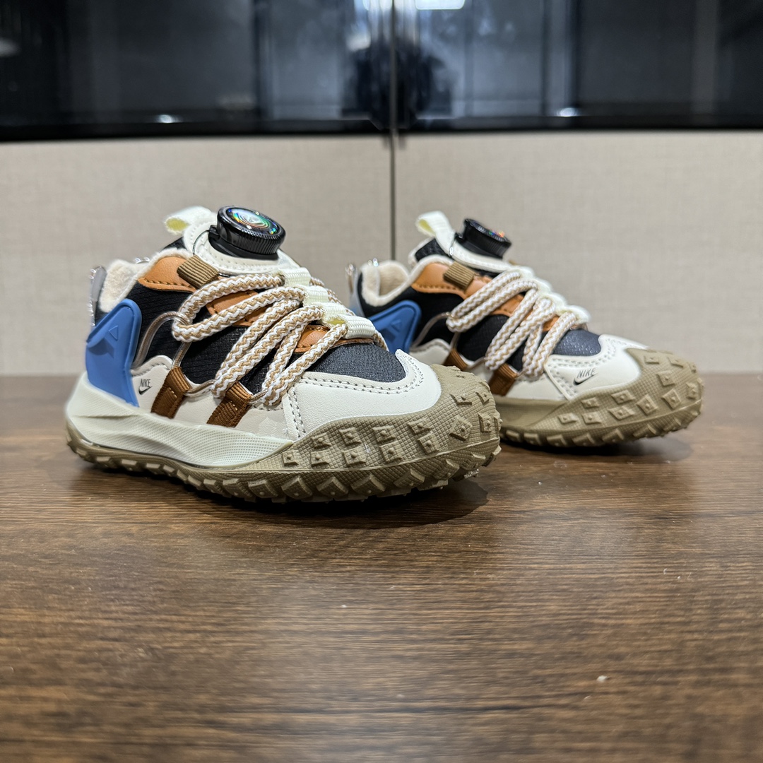 🔥加绒款 登山鞋 👟27-37 📣📣放大招 上个大重磅！心心念念的皮面加绒款也出货啦🔥🔥🔥内里保暖绒特别的细腻亲肤，上脚不会有扎脚的感觉和任何不适~～这精致的旋钮扣，旋钮科技设计，一提即开，一旋即紧，便携好穿脱。真的是爱了呀！！穿脱特别方便快捷，适合咱们的小盆友，还能锻炼自主穿脱能力哟✌🏻️-选品中心