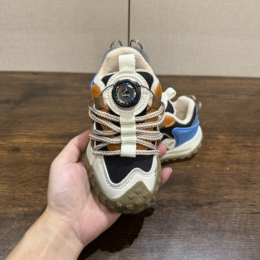 图片[5]-🔥加绒款 登山鞋 👟27-37 📣📣放大招 上个大重磅！心心念念的皮面加绒款也出货啦🔥🔥🔥内里保暖绒特别的细腻亲肤，上脚不会有扎脚的感觉和任何不适~～这精致的旋钮扣，旋钮科技设计，一提即开，一旋即紧，便携好穿脱。真的是爱了呀！！穿脱特别方便快捷，适合咱们的小盆友，还能锻炼自主穿脱能力哟✌🏻️-选品中心