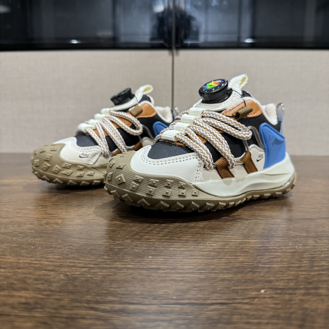 图片[2]-🔥加绒款 登山鞋 👟27-37 📣📣放大招 上个大重磅！心心念念的皮面加绒款也出货啦🔥🔥🔥内里保暖绒特别的细腻亲肤，上脚不会有扎脚的感觉和任何不适~～这精致的旋钮扣，旋钮科技设计，一提即开，一旋即紧，便携好穿脱。真的是爱了呀！！穿脱特别方便快捷，适合咱们的小盆友，还能锻炼自主穿脱能力哟✌🏻️-选品中心